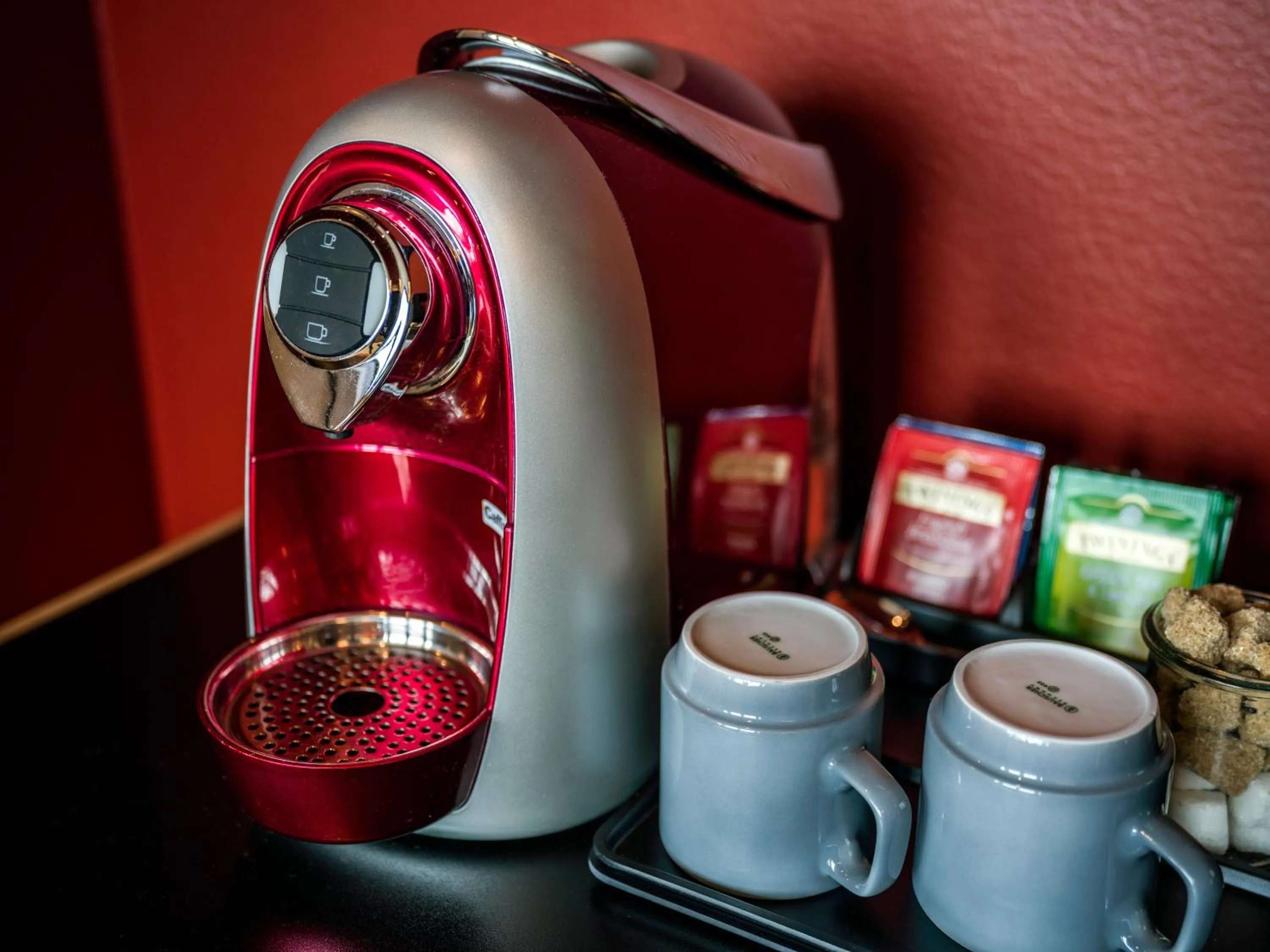 Coffee/tea facilities in Quality Hotel 33