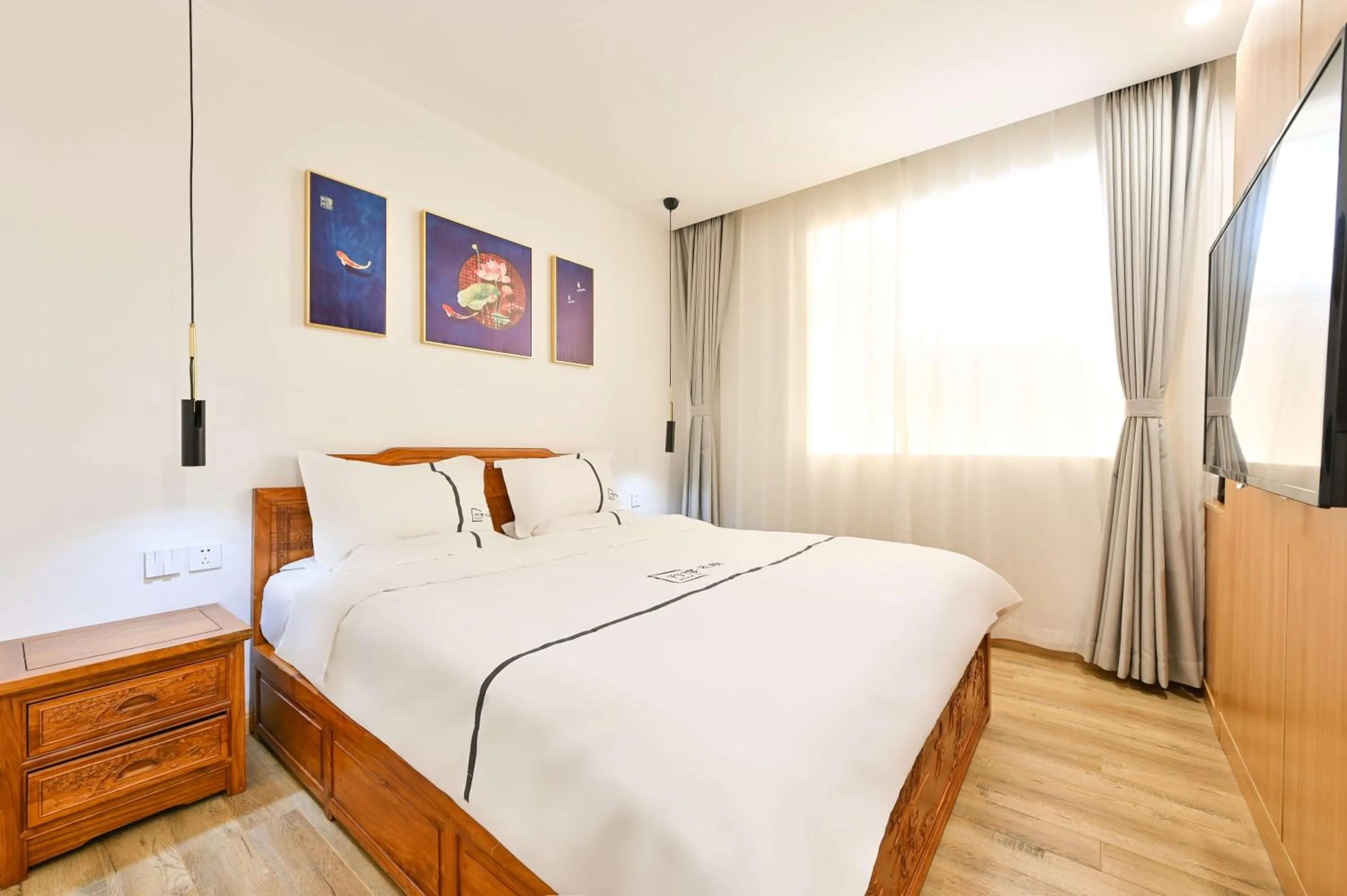 Bed in Xingshe Alley Courtyard Hotel Beijing Wangfujing Forbidden City Branch - Breakfast included & English speaking reception & Free WiFi and Laundry room & Hutong Culture & Cat-keeping & Flower-growing Terrace & One day tour service & Free coffee