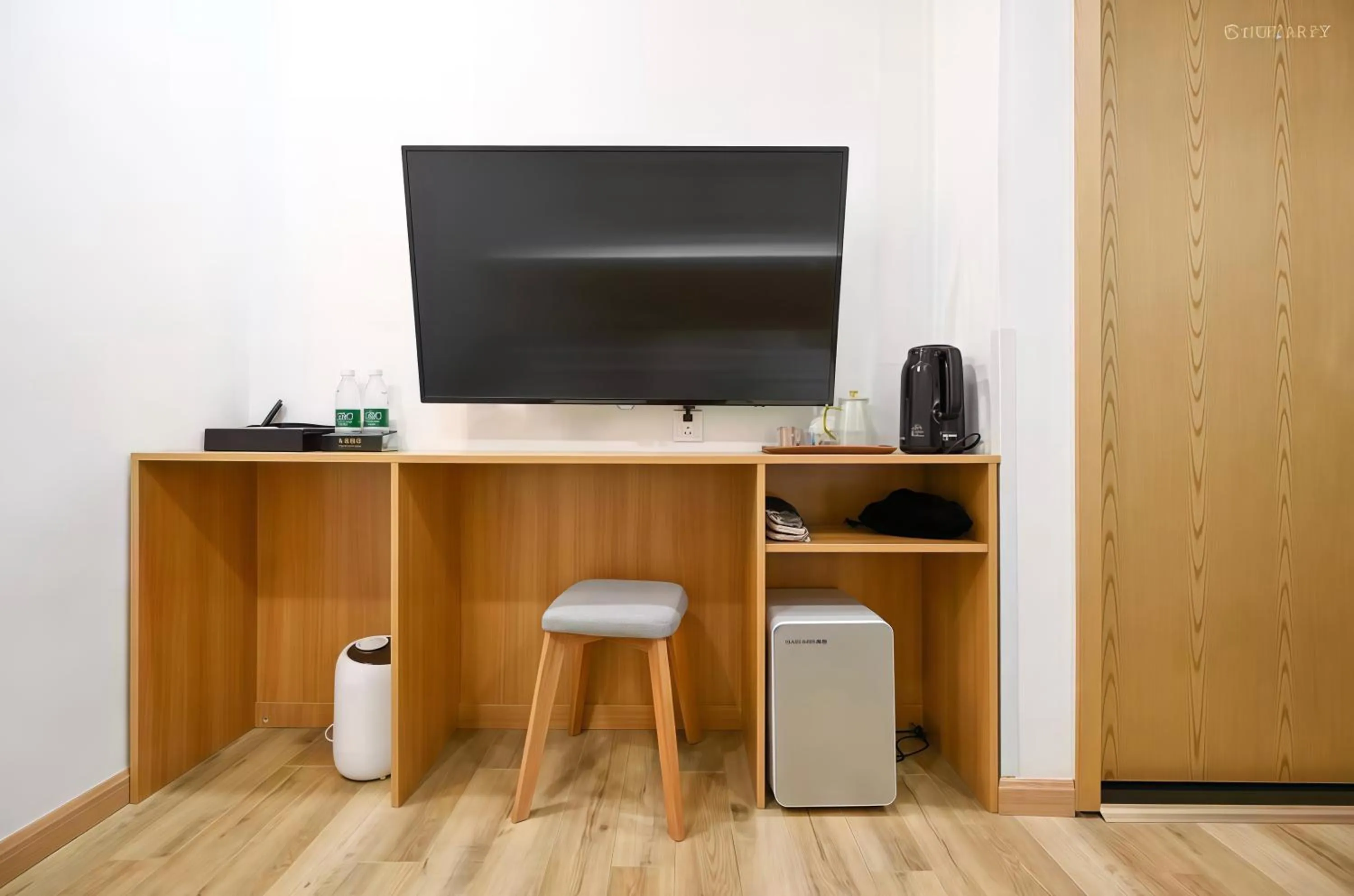 TV and multimedia in Xingshe Alley Courtyard Hotel Beijing Wangfujing Forbidden City