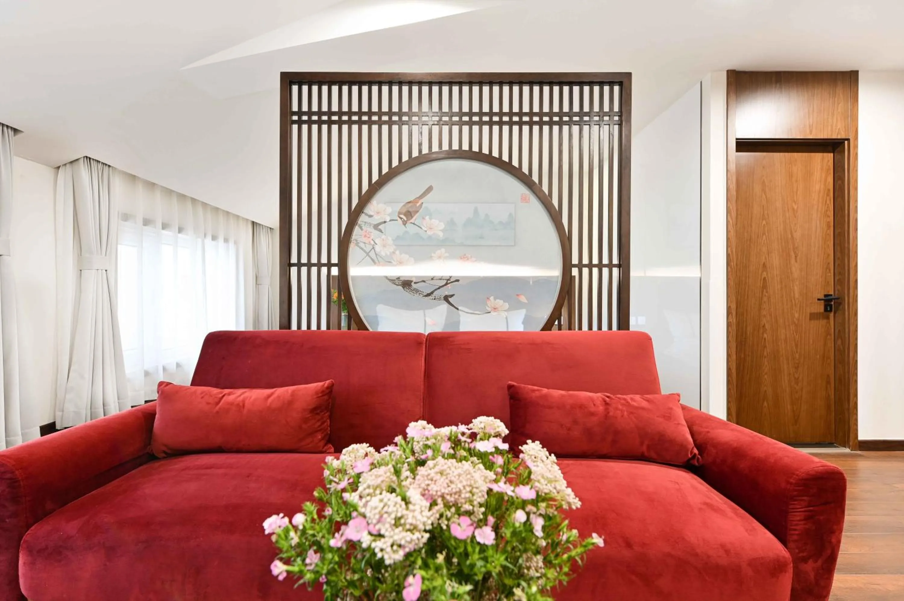 Xingshe Alley Courtyard Hotel Beijing Wangfujing Forbidden City Branch - Breakfast included & English speaking reception & Free WiFi and Laundry room & Hutong Culture & Cat-keeping & Flower-growing Terrace & One day tour service & Free coffee