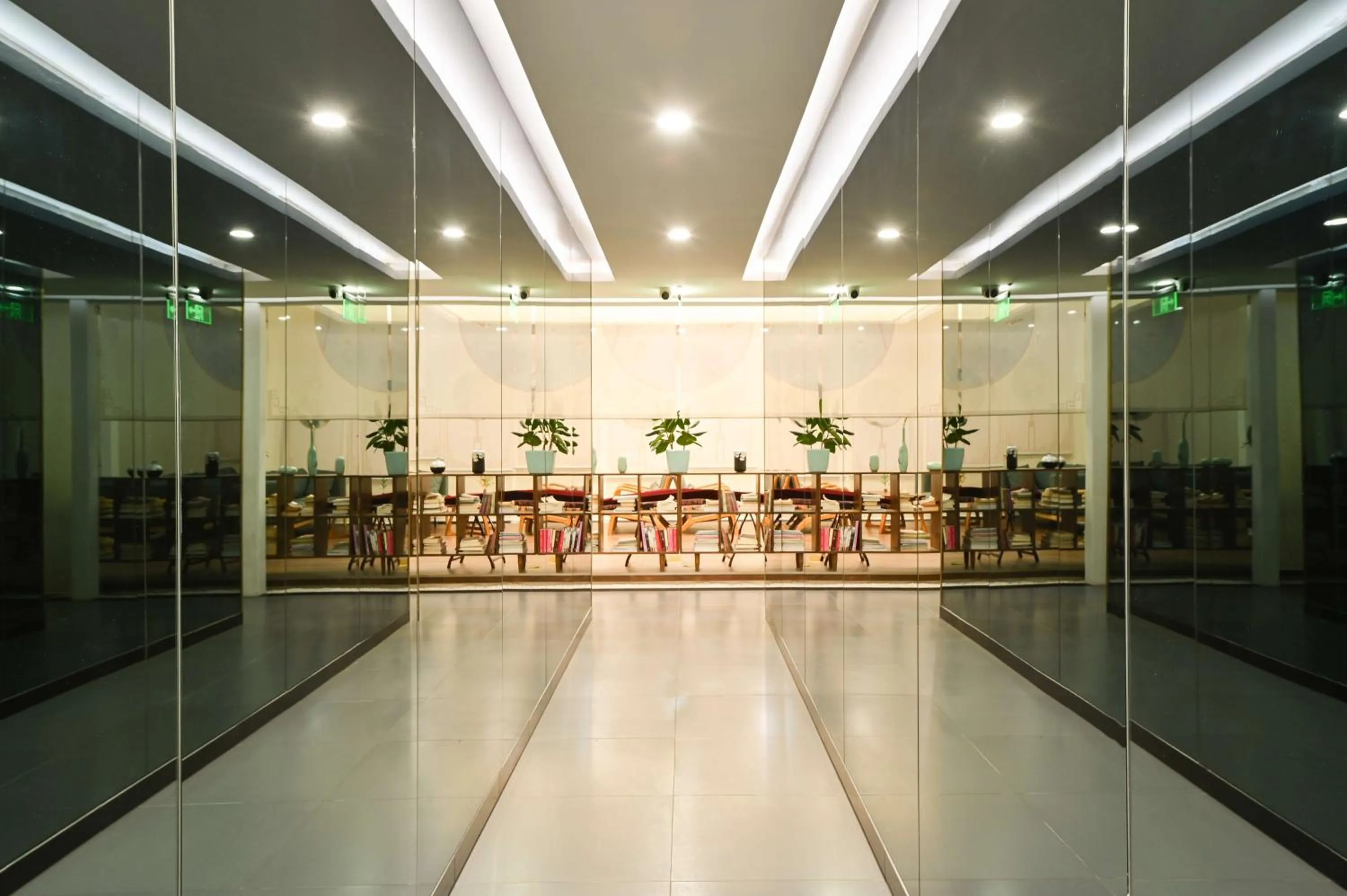 Other in Xingshe Alley Courtyard Hotel Beijing Wangfujing Forbidden City Branch - Breakfast included & English speaking reception & Free WiFi and Laundry room & Hutong Culture & Cat-keeping & Flower-growing Terrace & One day tour service & Free coffee