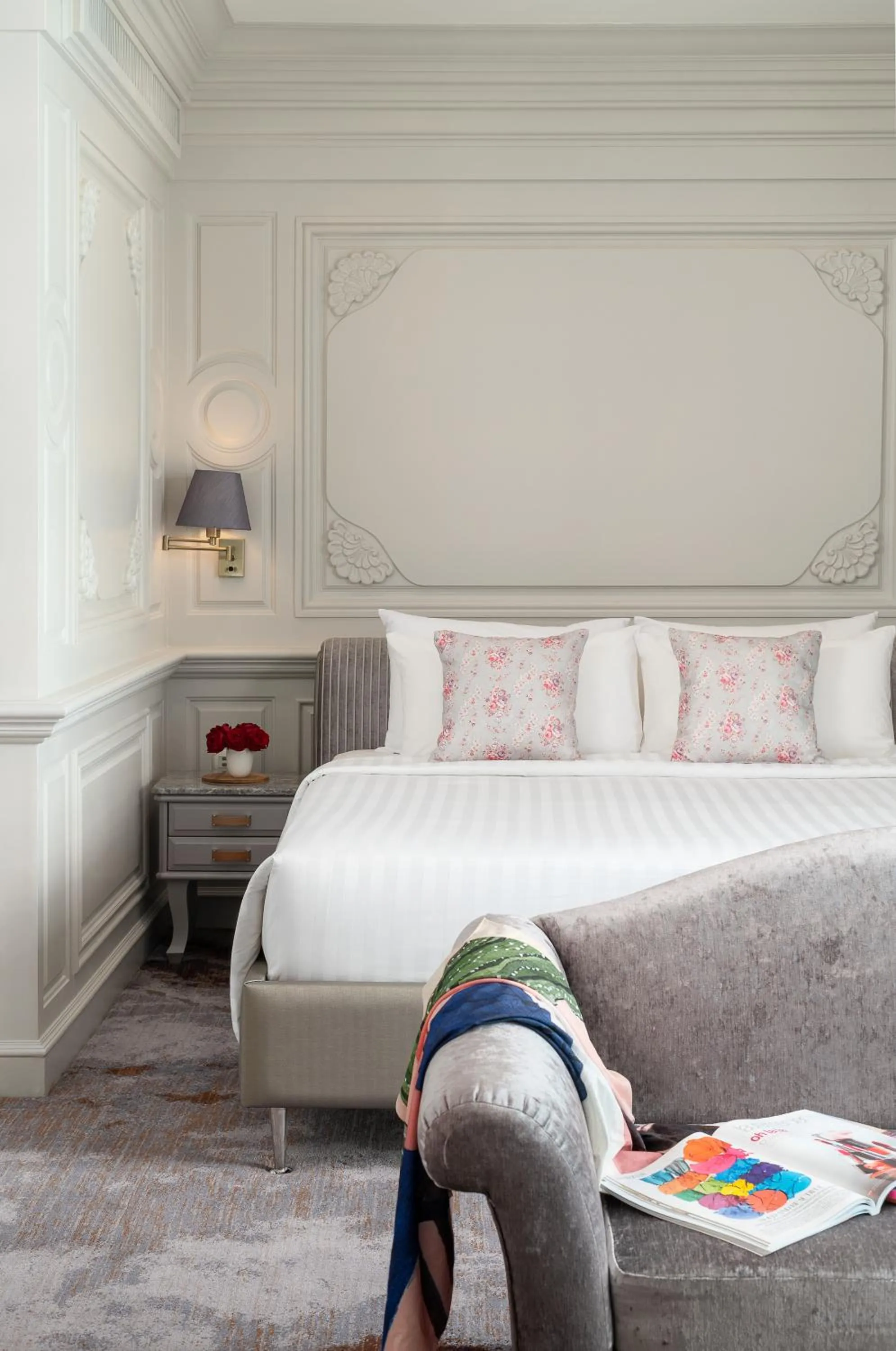 Bedroom, Bed in Kingston Suites Bangkok