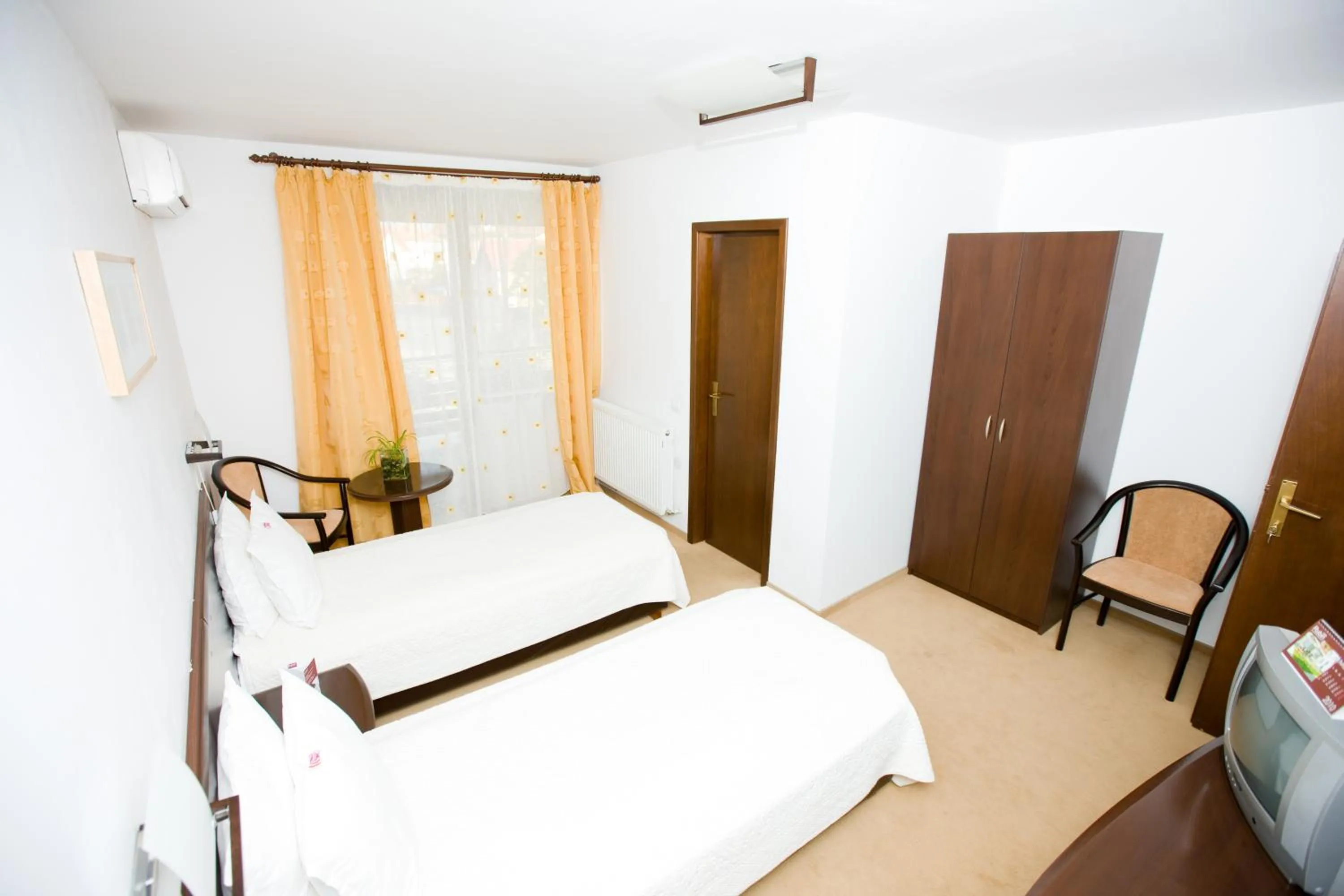 Photo of the whole room in Rubin