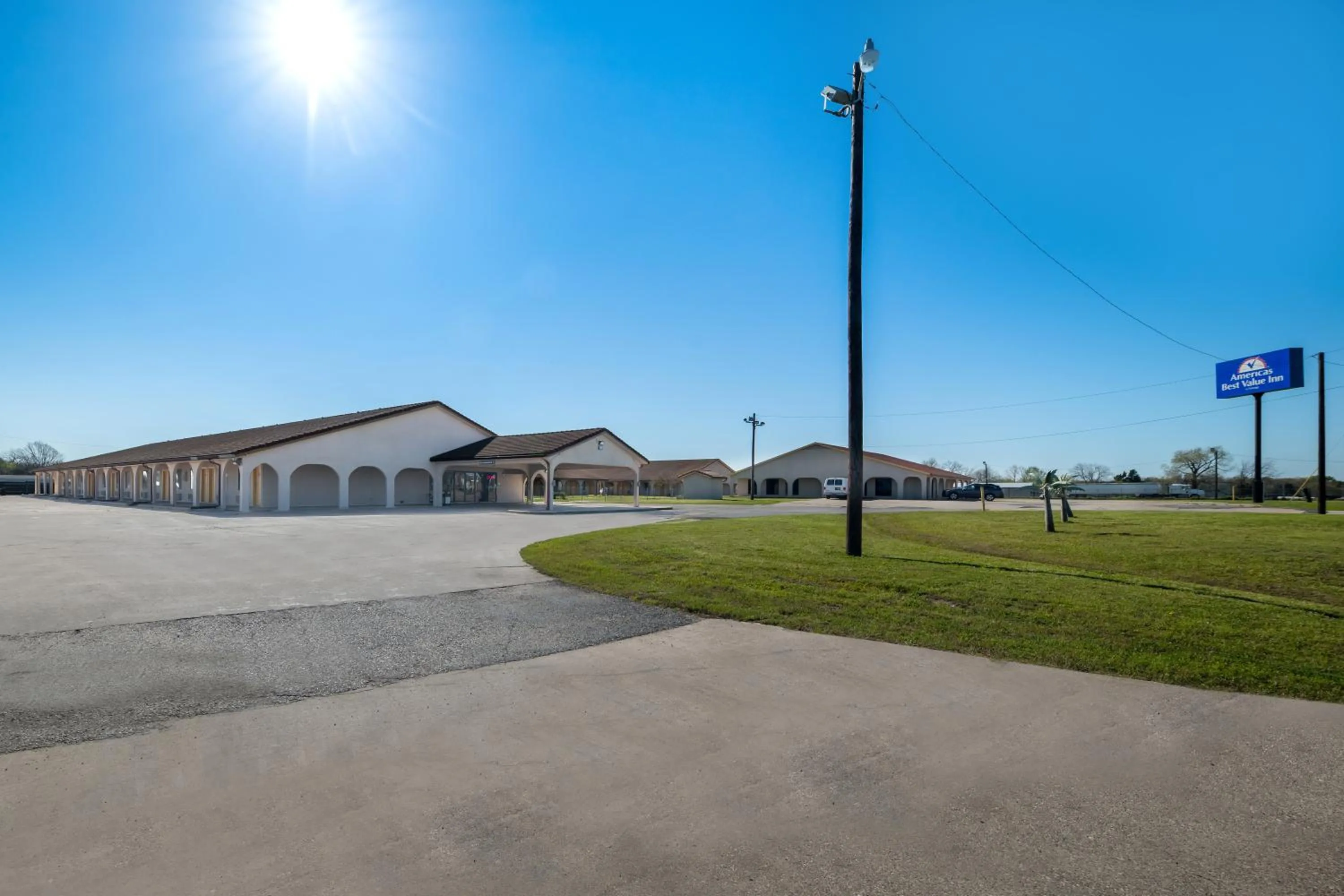 Property building in Americas Best Value Inn Bonham