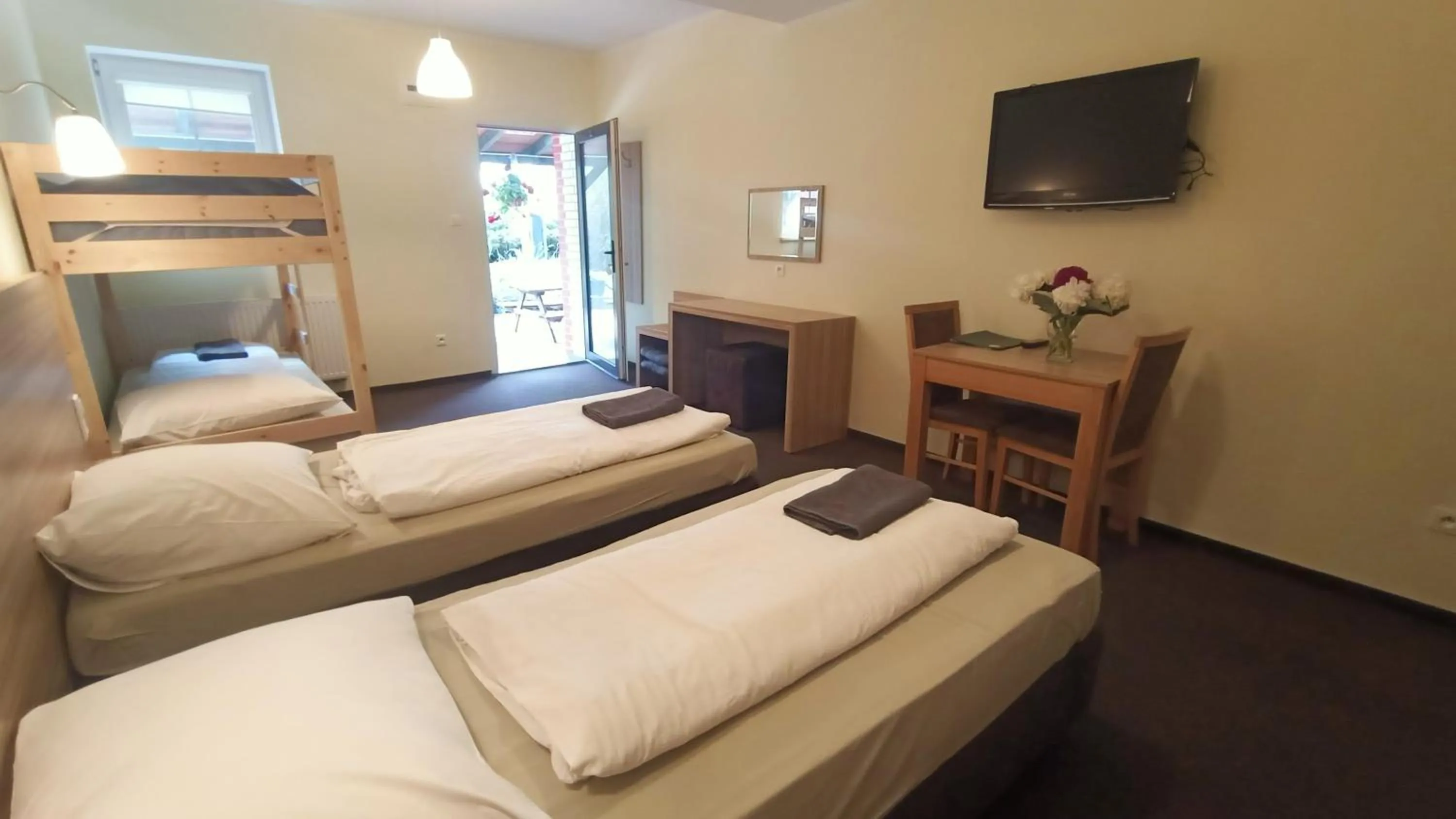 Photo of the whole room in Folwark Na Półwyspie