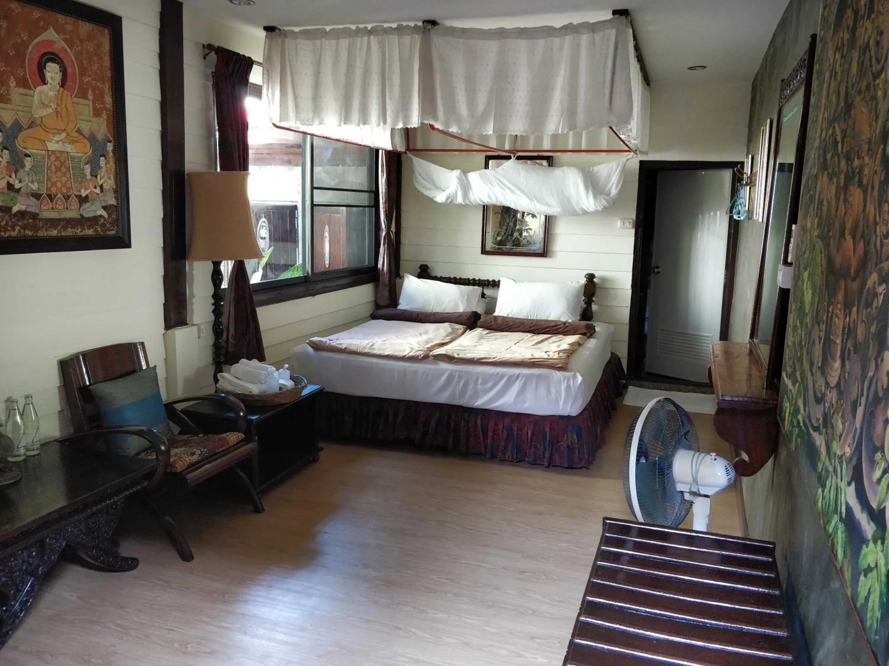 Bedroom, Bed in Gap's house