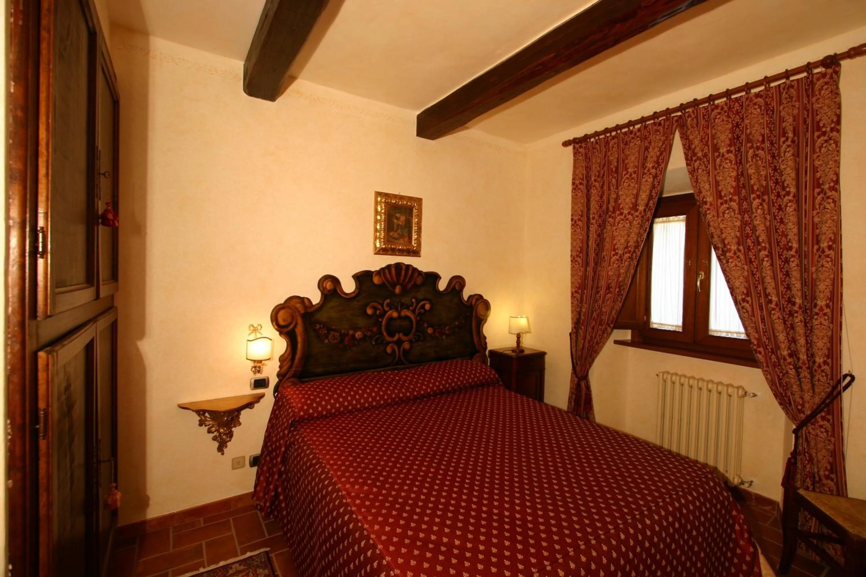 Bed in Rocca Di Pierle, Agriturismo di Charme - Cortona