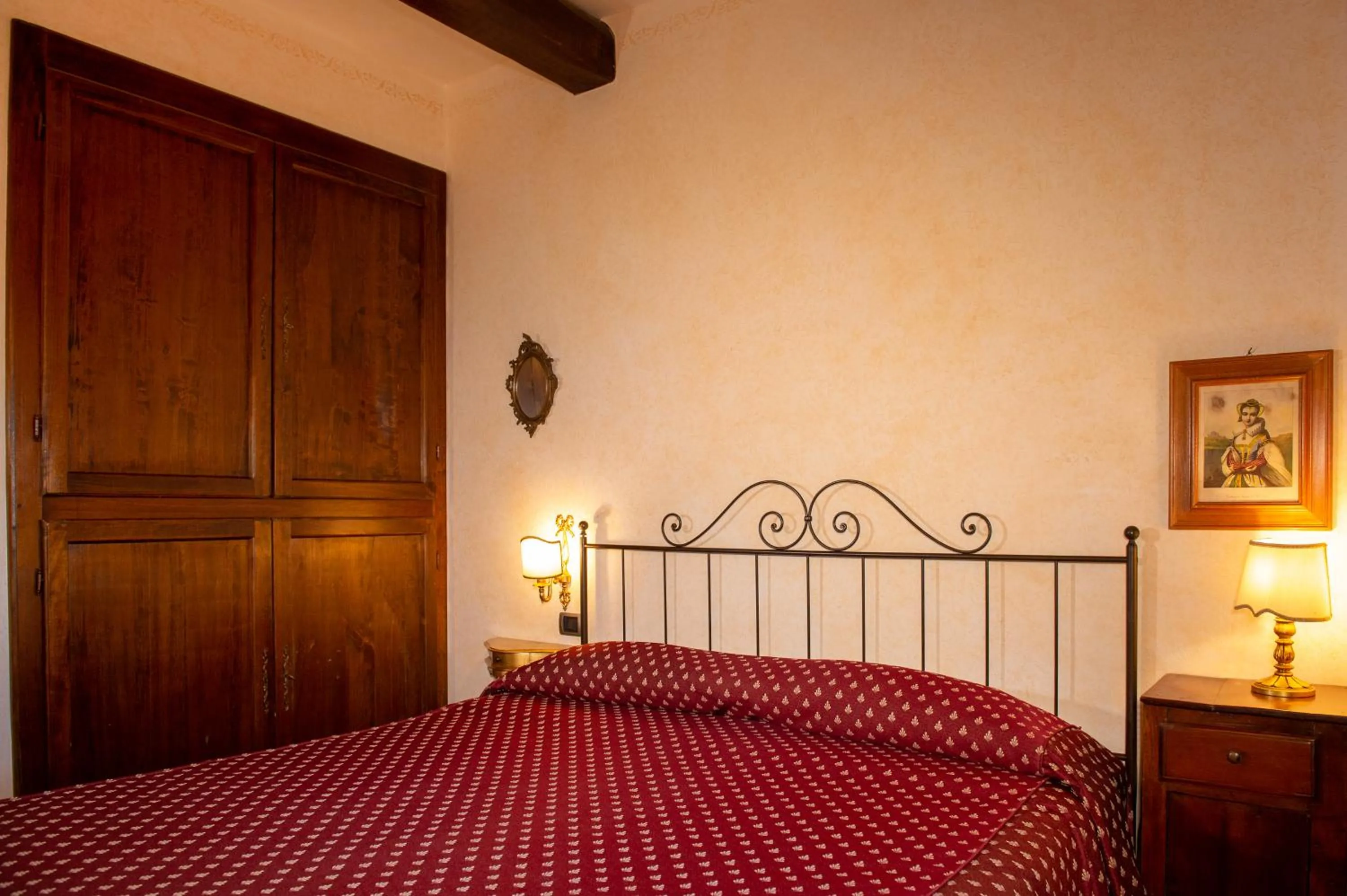 Bed in Rocca Di Pierle, Agriturismo di Charme - Cortona