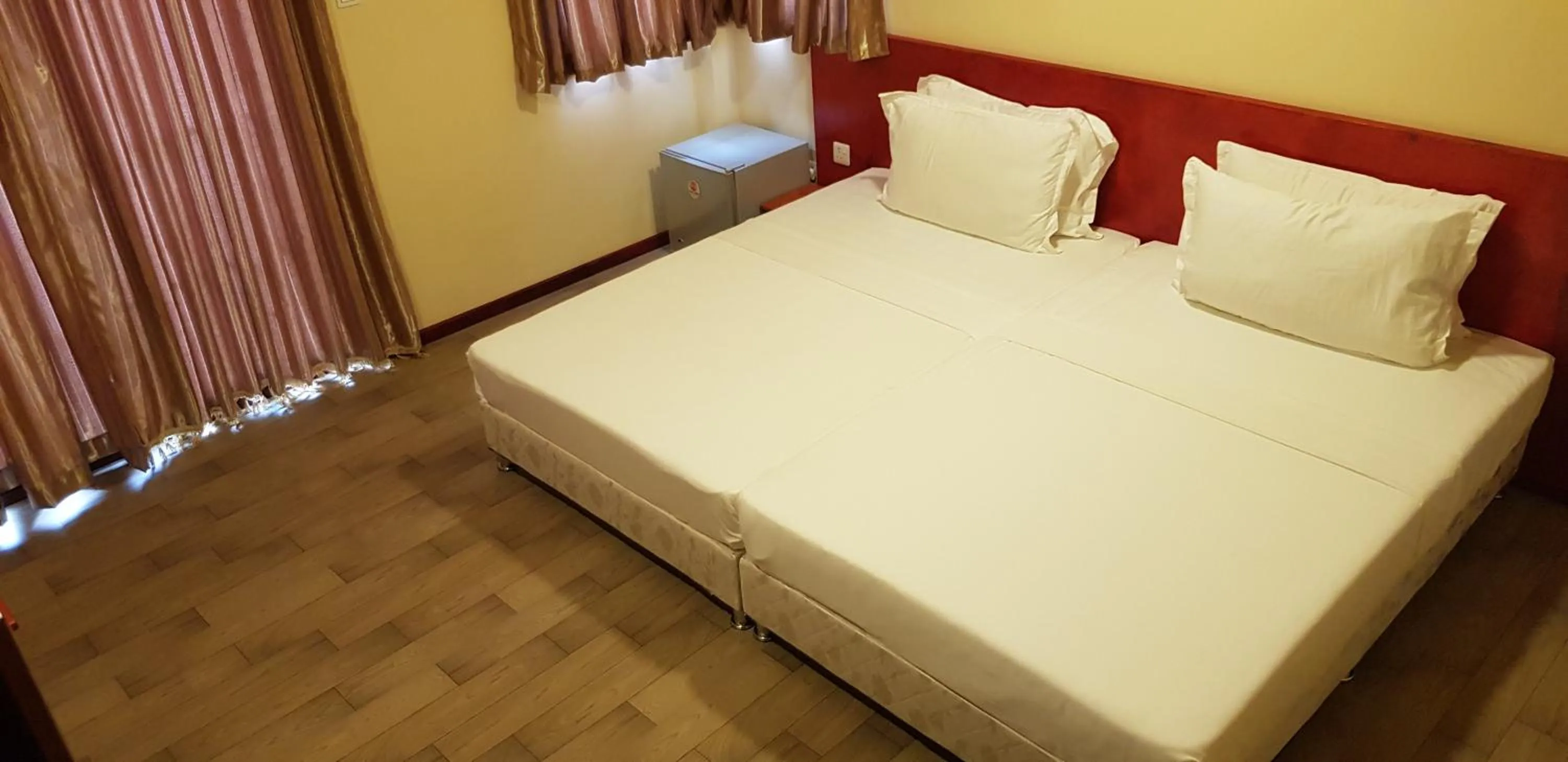 Bedroom, Bed in Annama Lodge and Dive