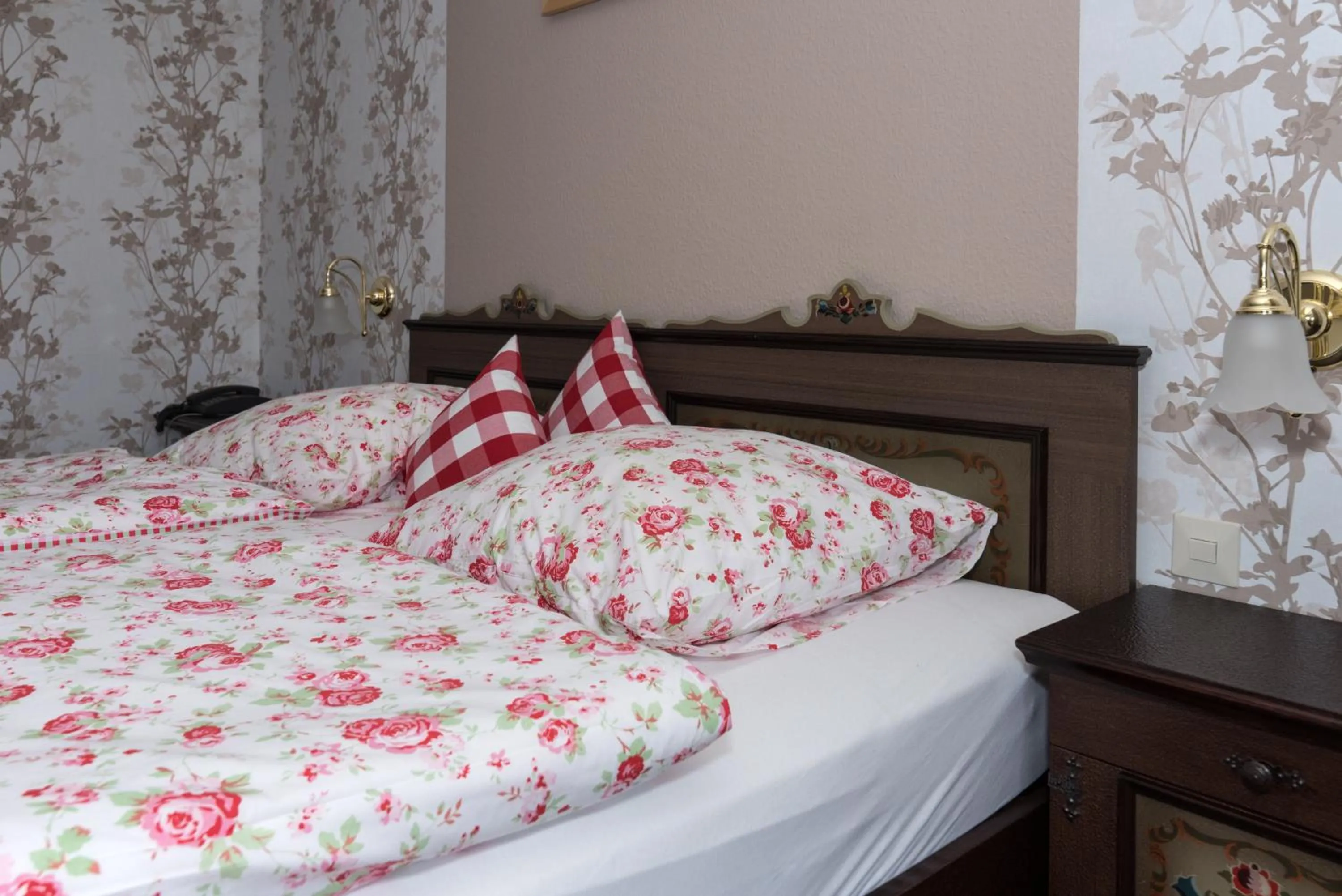 Bed in Hotel-Restaurant Johanniskreuz