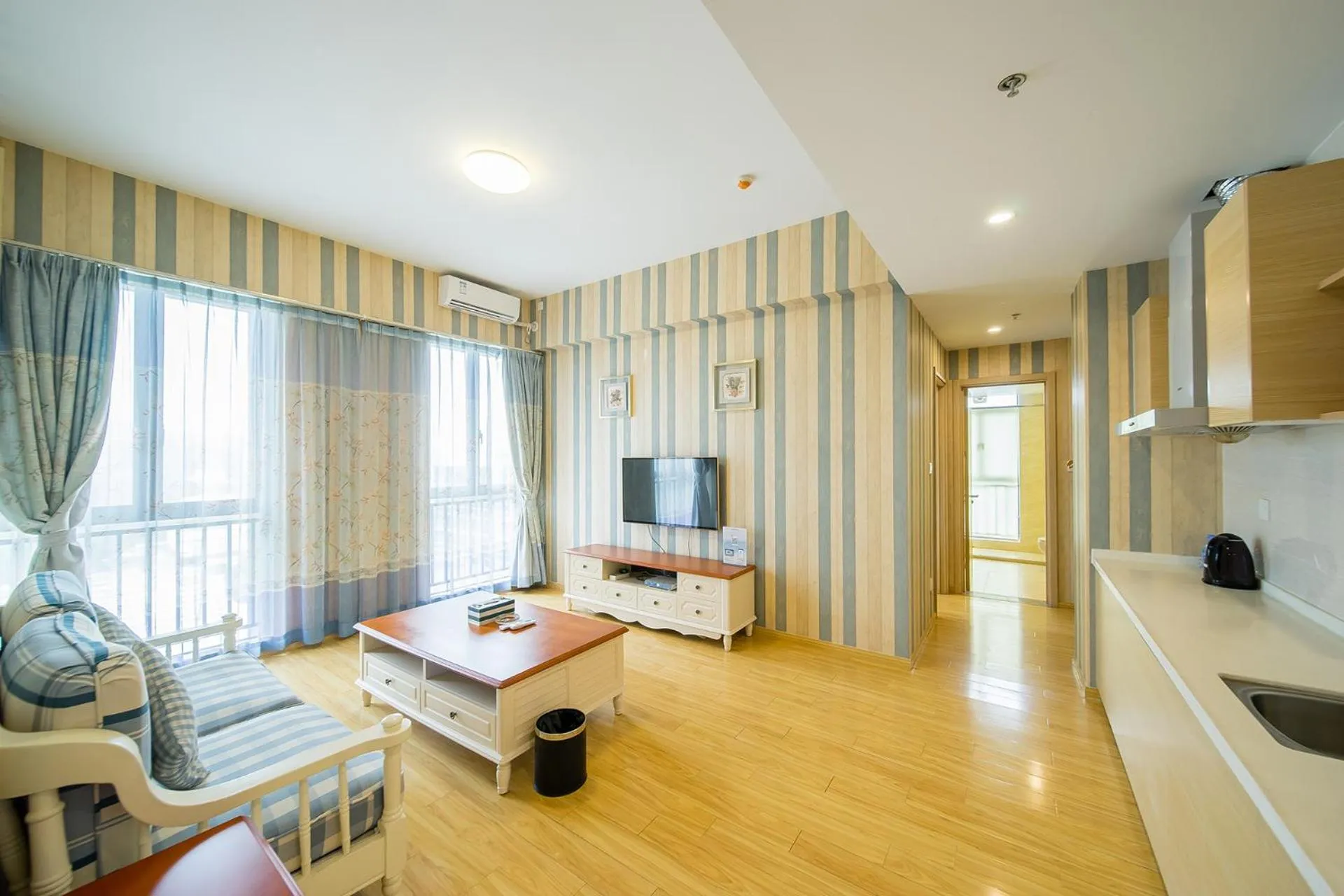 TV and multimedia in Guangzhou Laiste ApartHotel Science City Greenland Central Plaza Branch - Free Shuttle Bus to Canton Fair Complex During Canton Fair Period