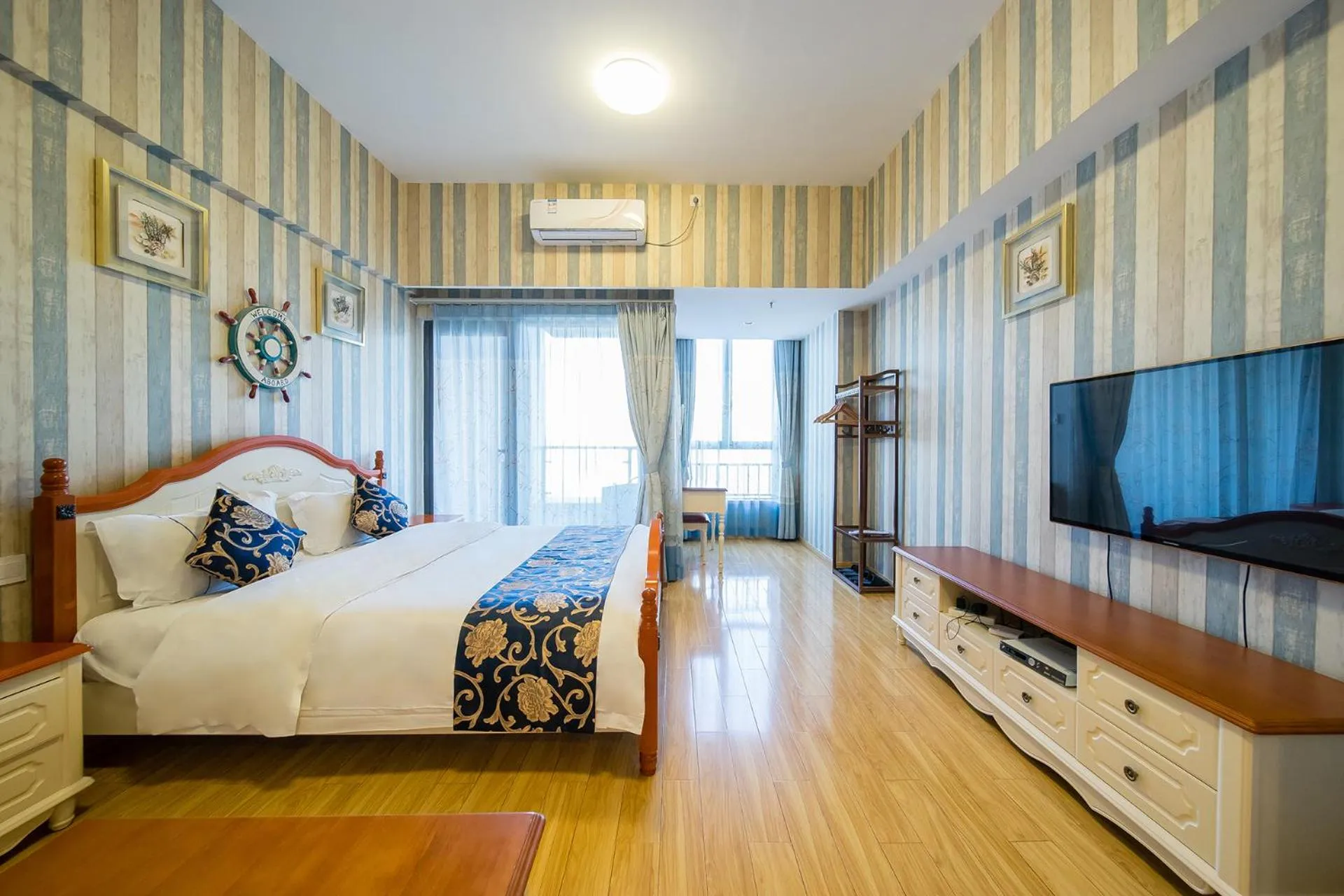Photo of the whole room, Bed in Guangzhou Laiste ApartHotel Science City Greenland Central Plaza Branch - Free Shuttle Bus to Canton Fair Complex During Canton Fair Period
