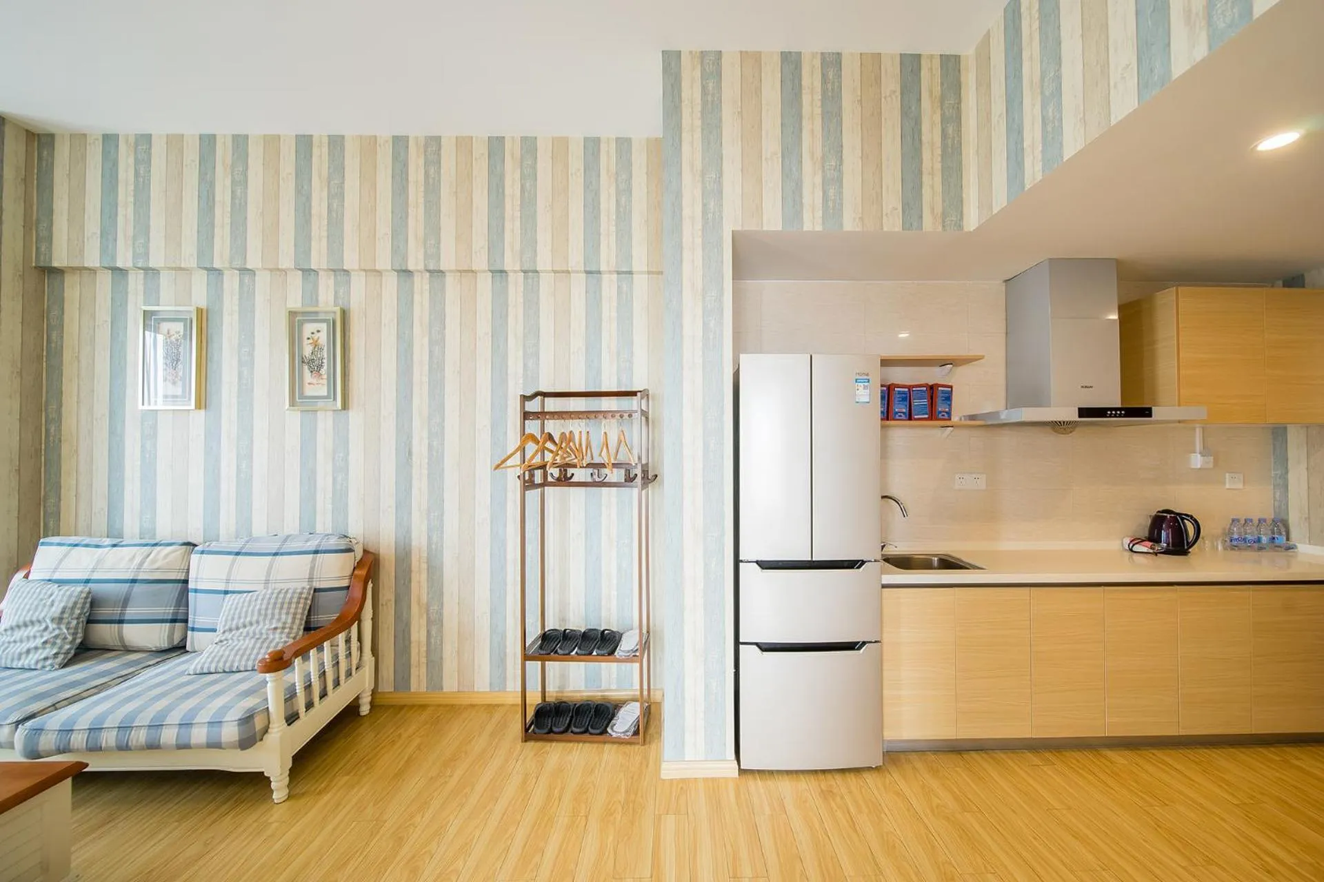 Kitchen or kitchenette in Guangzhou Laiste ApartHotel Science City Greenland Central Plaza Branch - Free Shuttle Bus to Canton Fair Complex During Canton Fair Period