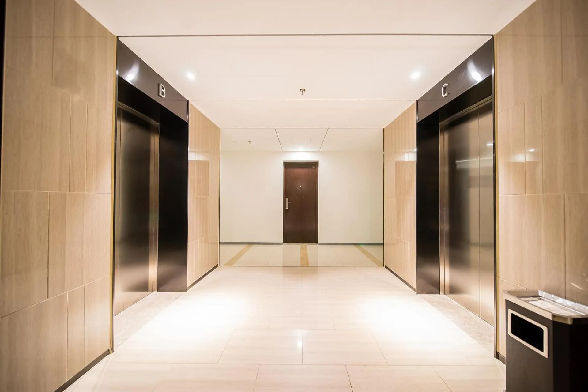 elevator in Guangzhou Laiste ApartHotel Science City Greenland Central Plaza Branch - Free Shuttle Bus to Canton Fair Complex During Canton Fair Period