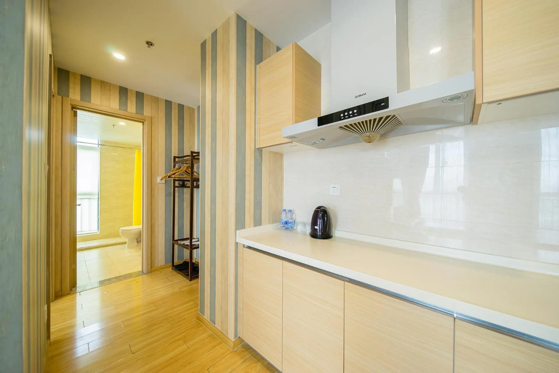 Kitchen or kitchenette in Guangzhou Laiste ApartHotel Science City Greenland Central Plaza Branch - Free Shuttle Bus to Canton Fair Complex During Canton Fair Period