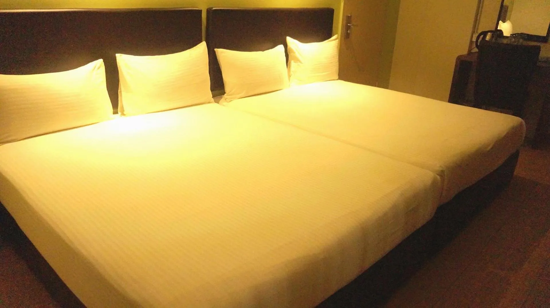 Bed in Be Boutique Hotel