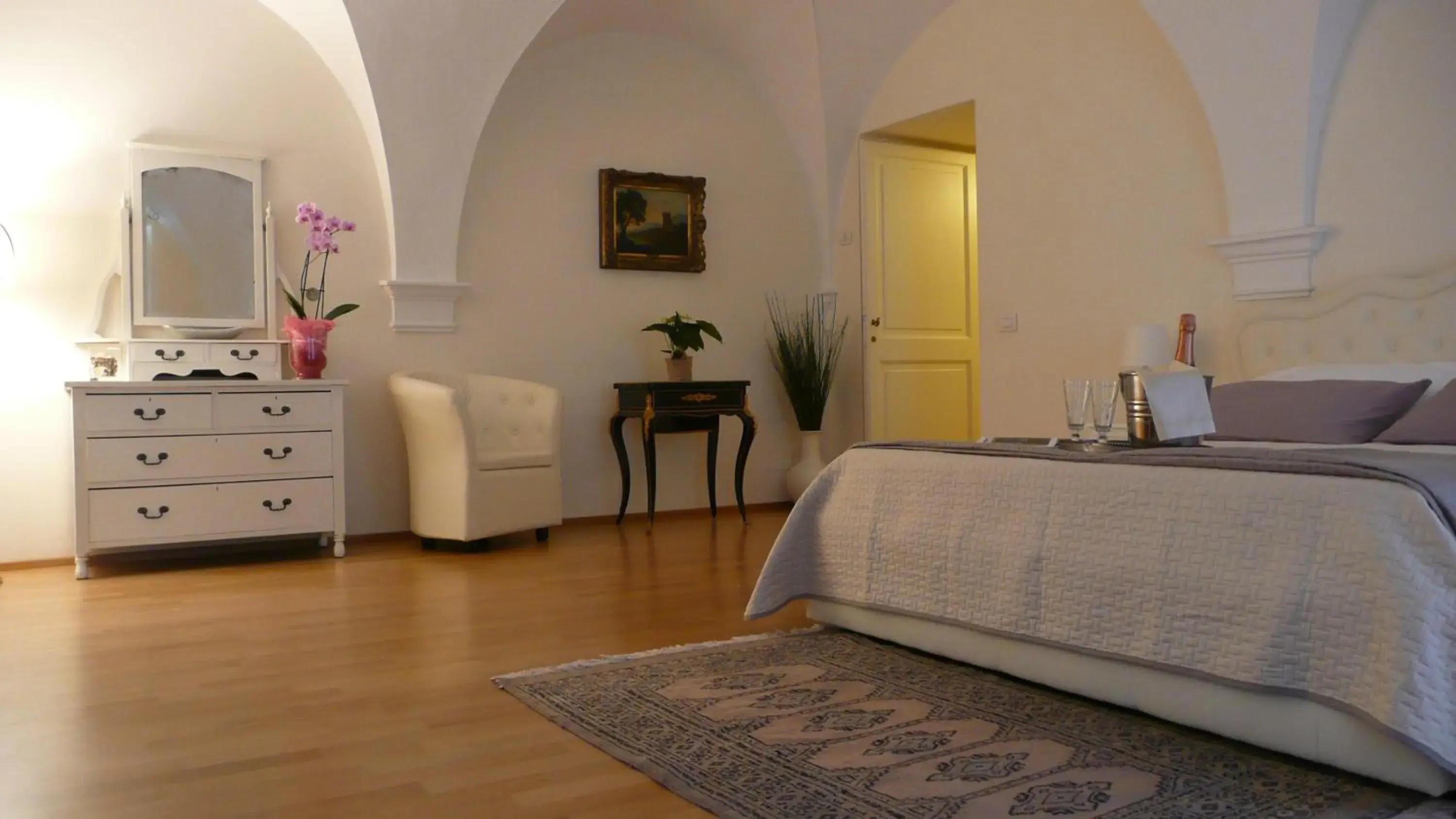 Superior Double Room - single occupancy in Palazzo de' Vecchi Superior Double Room - single occupancy in Palazzo de' Vecchi