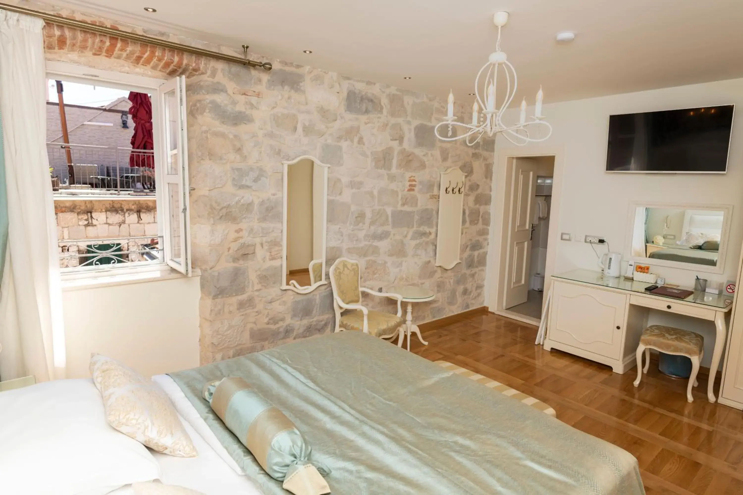 Superior King Room - single occupancy in Gothic Palace Heritage Superior King Room - single occupancy in Gothic Palace Heritage