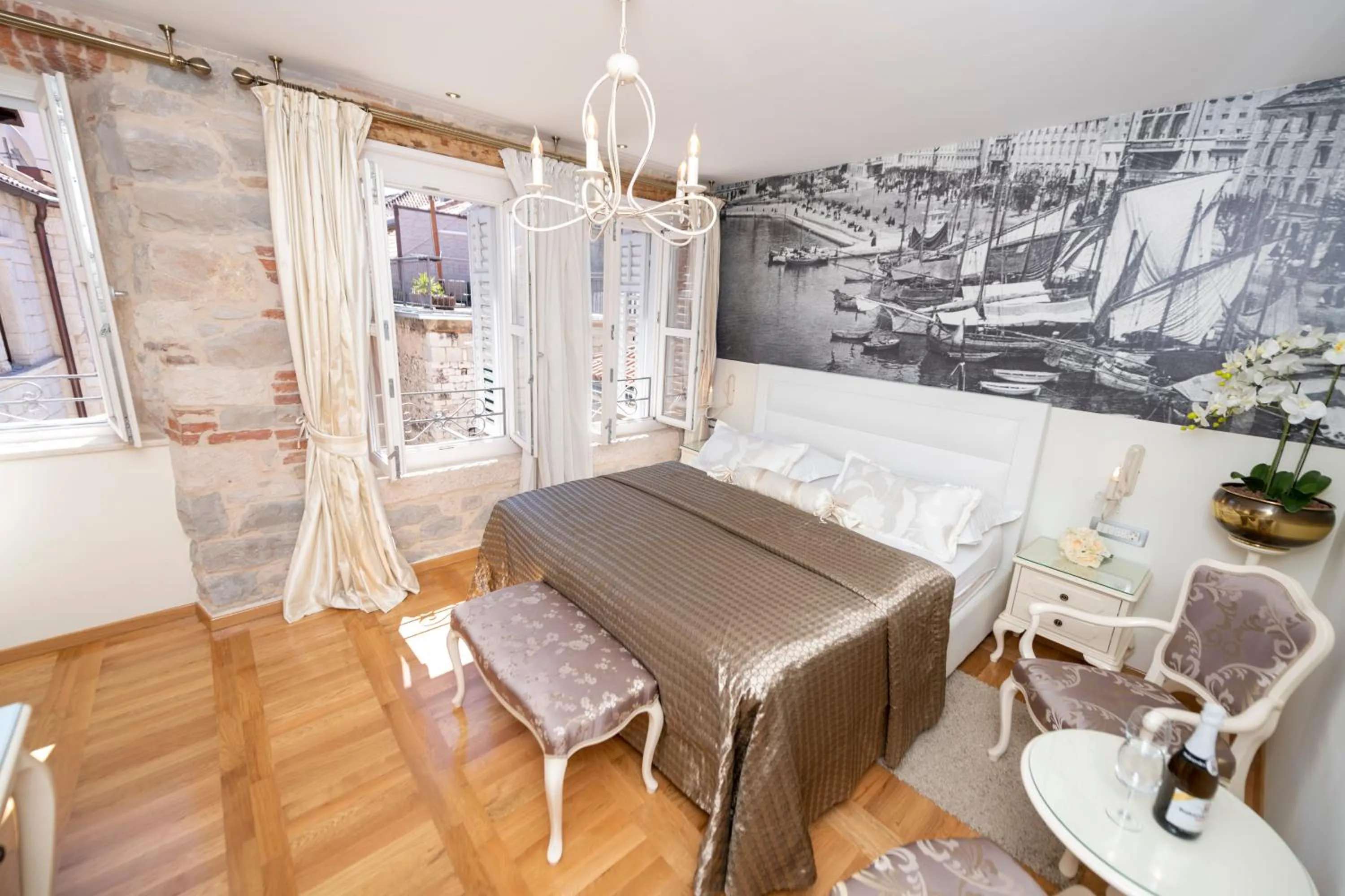 Bedroom, Bed in Gothic Palace Heritage