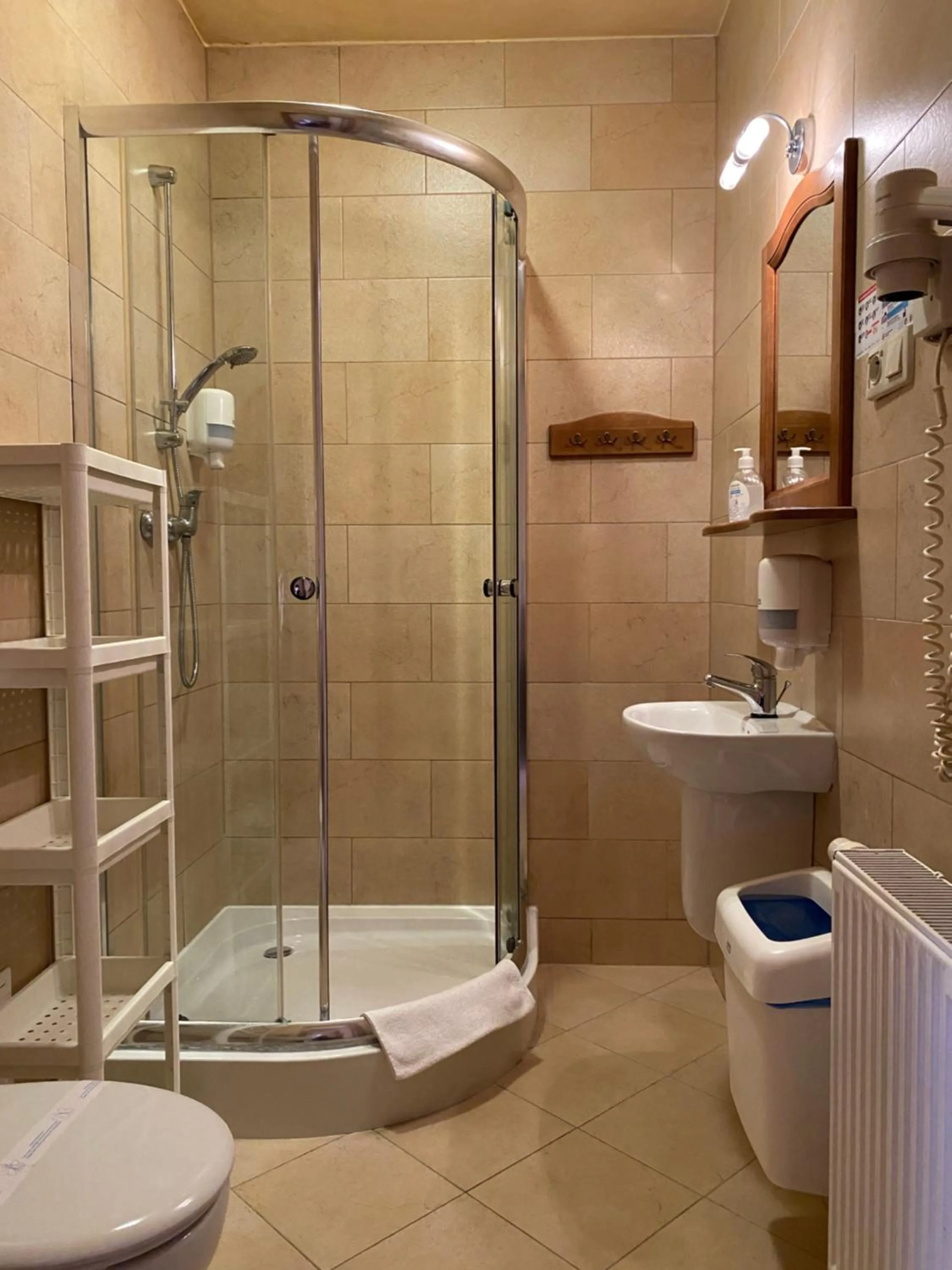 Shower in Hotel Dwór Karolówka