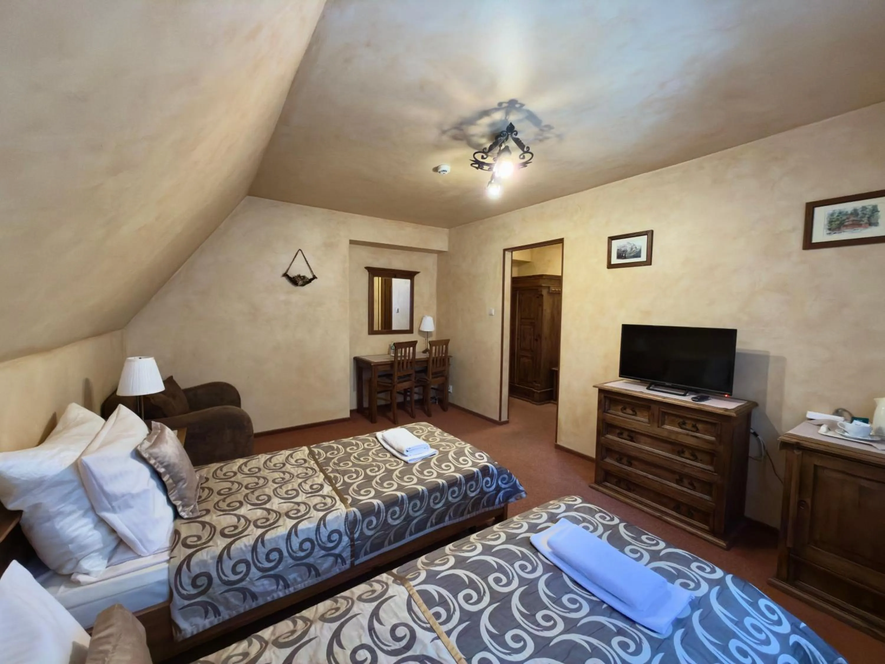 Bed in Hotel Dwór Karolówka