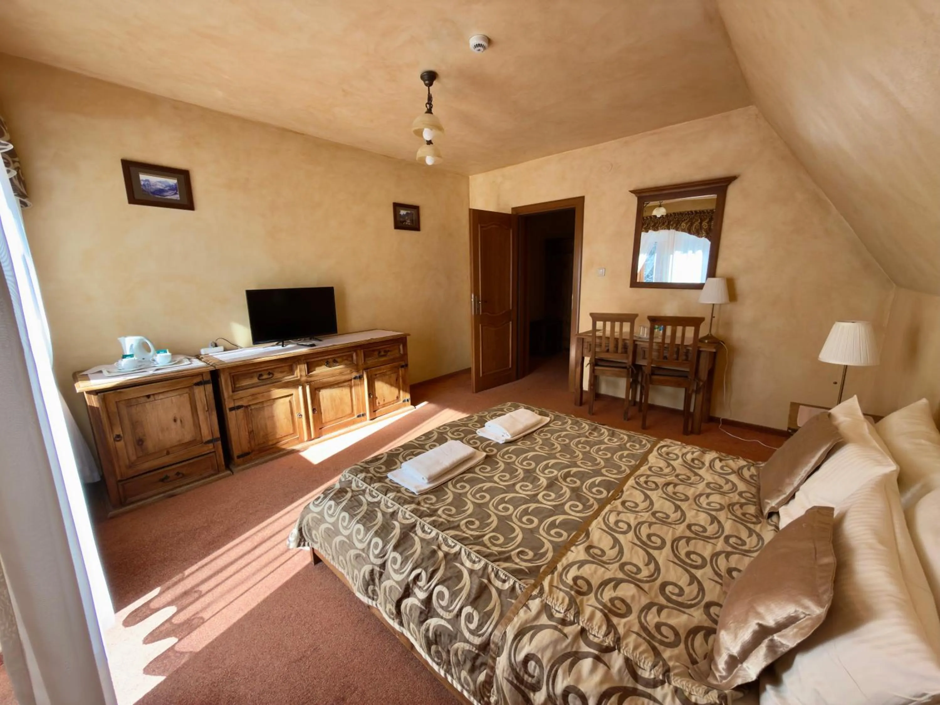 Bed in Hotel Dwór Karolówka