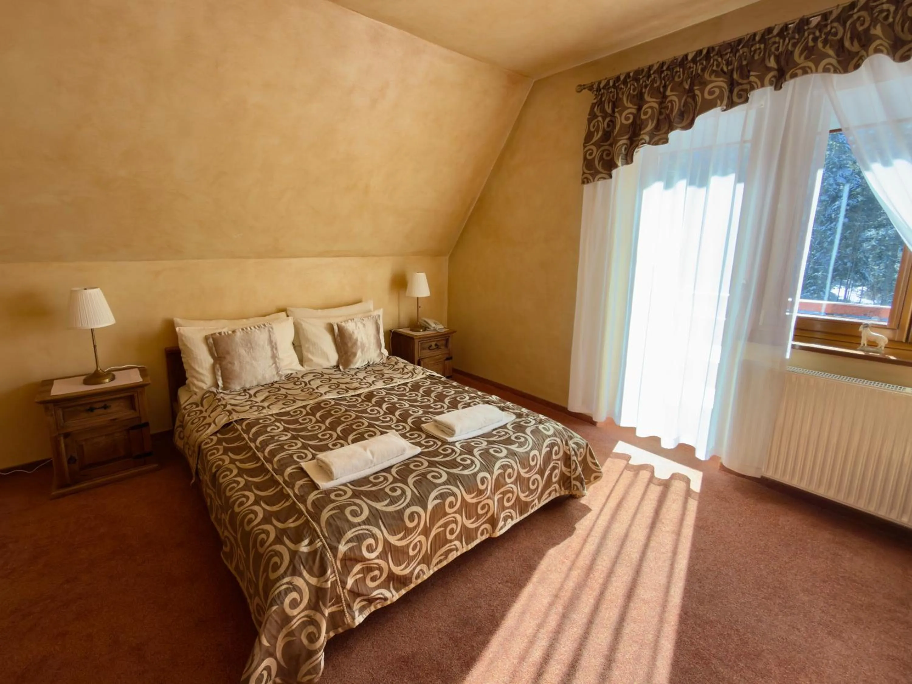 Bed in Hotel Dwór Karolówka