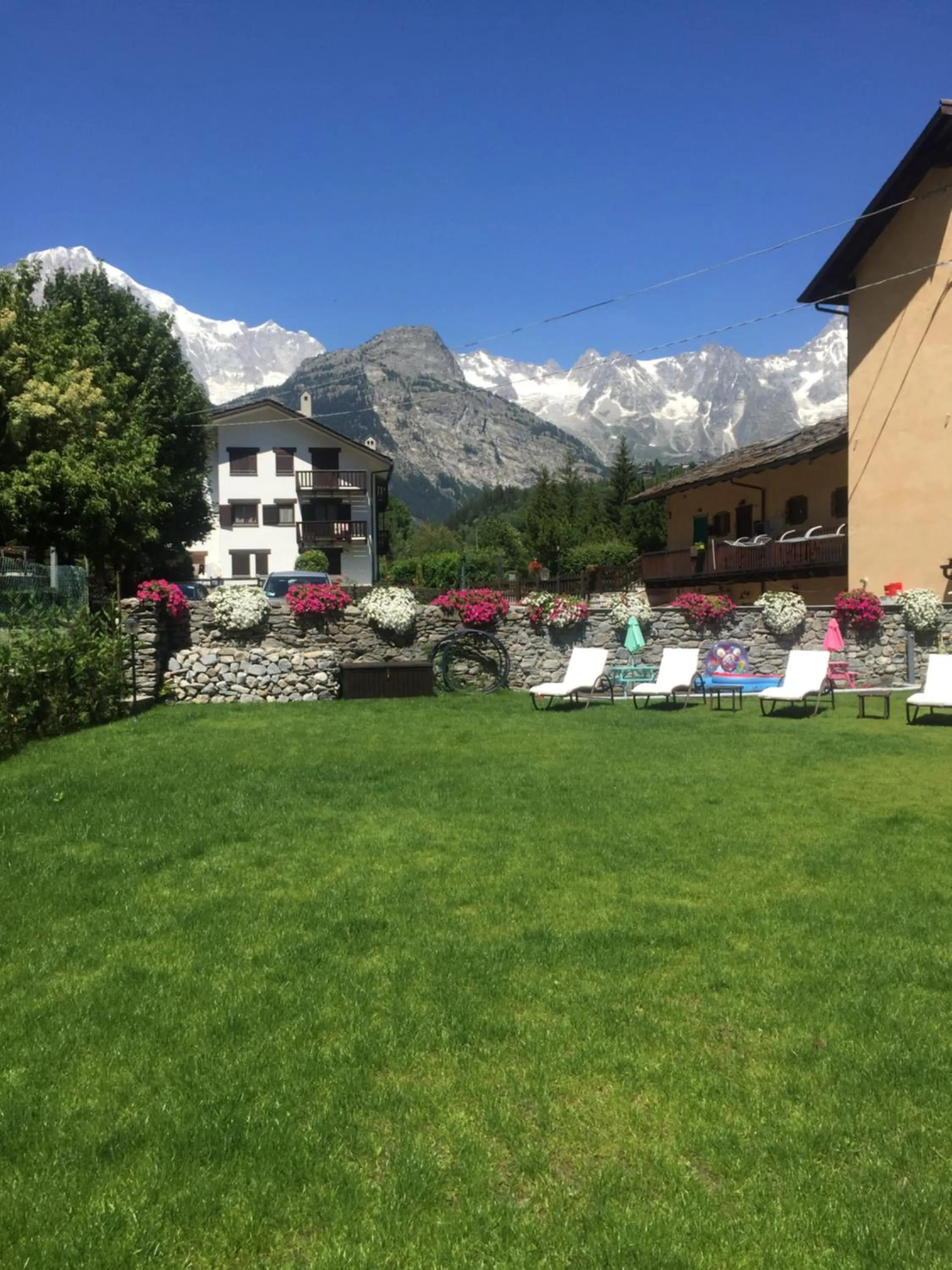 Garden in La Boule de Neige