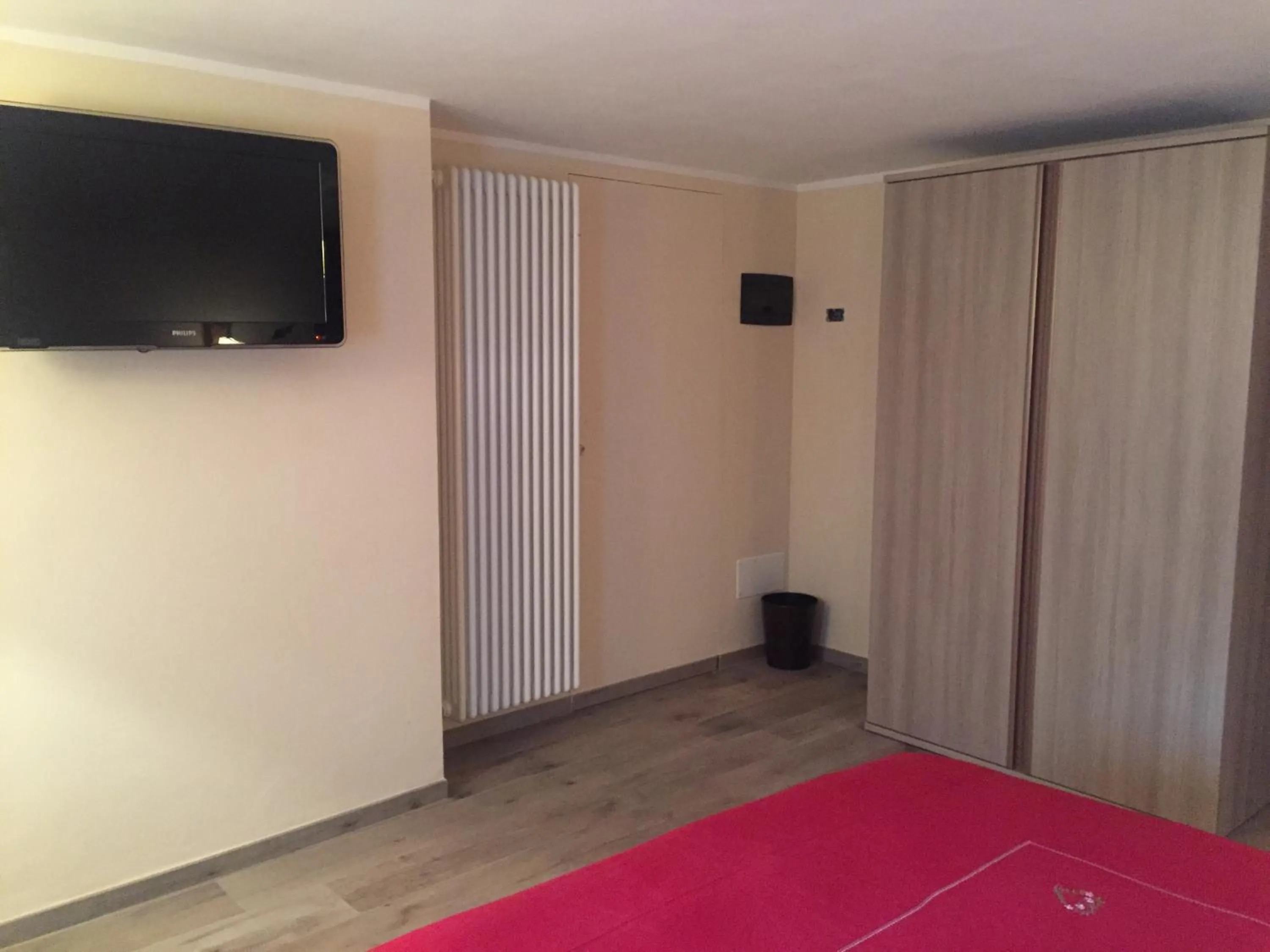 Photo of the whole room, Bed in La Boule de Neige