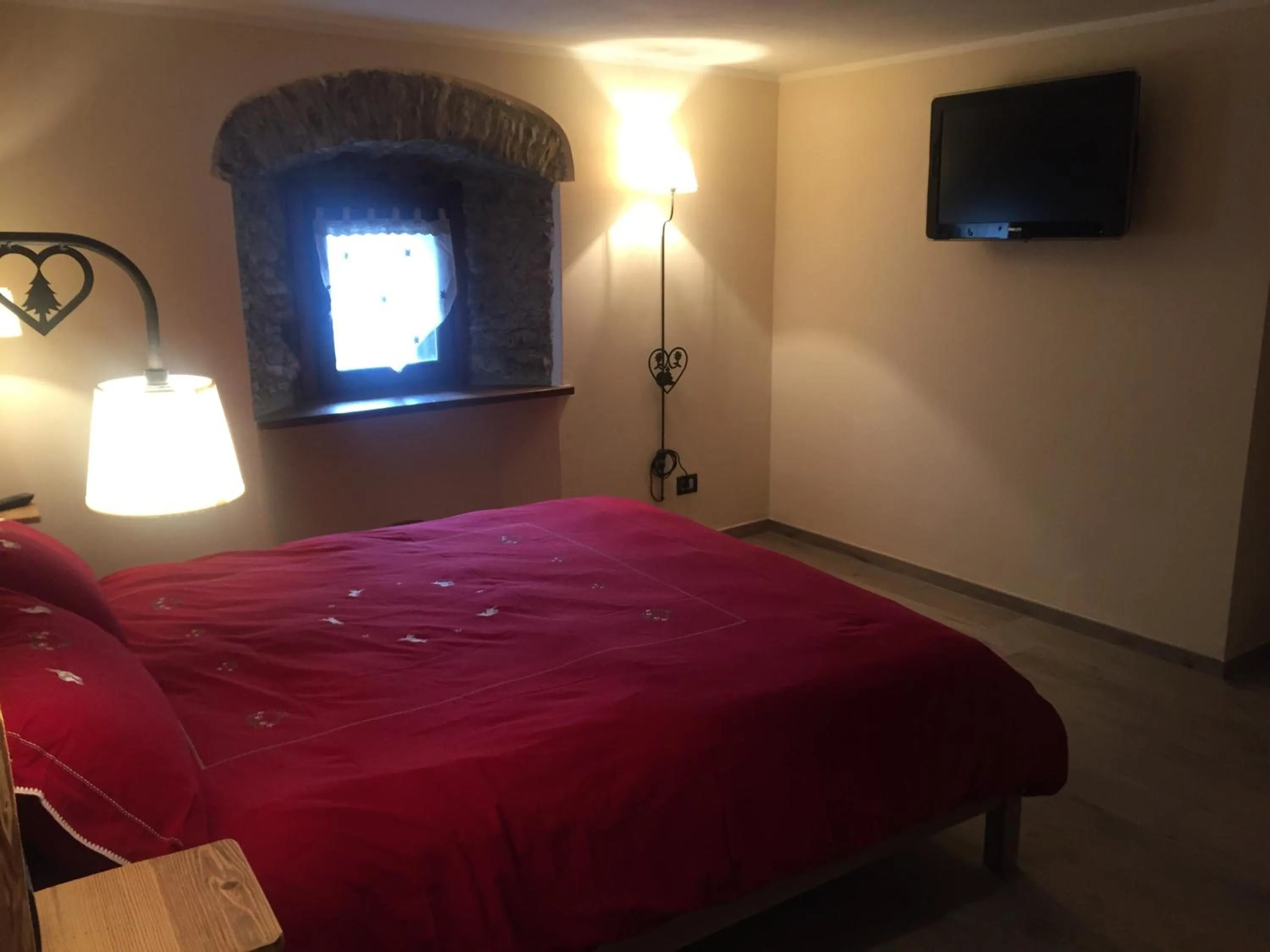 Photo of the whole room, Bed in La Boule de Neige