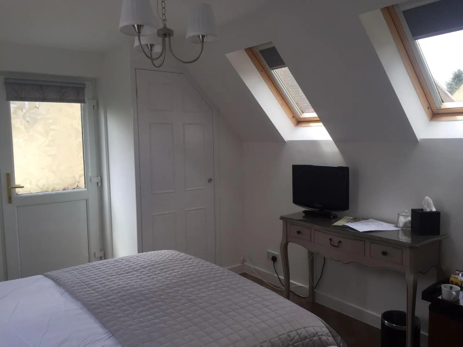 Bedroom, Bed in Coombe House