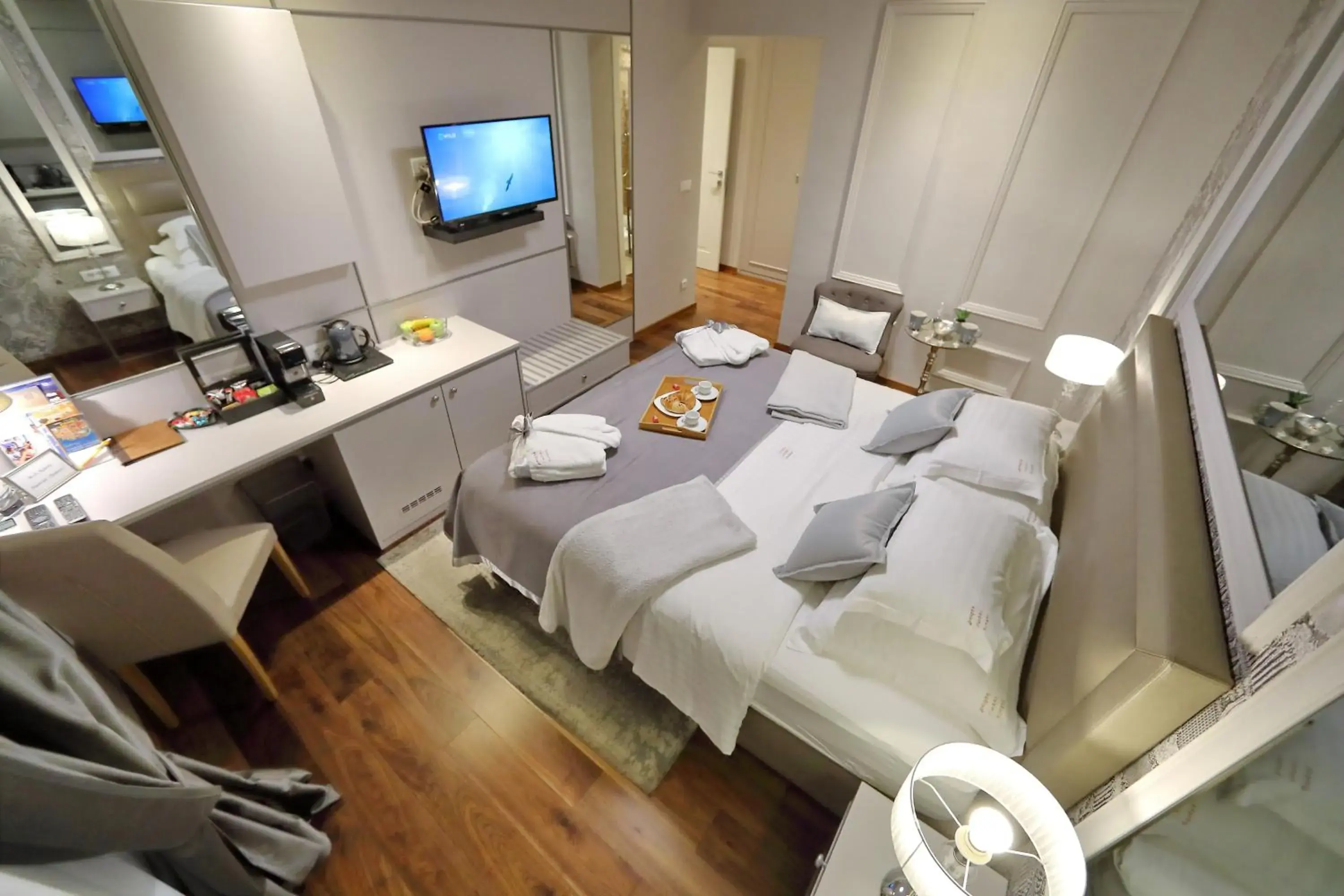 Deluxe Double Room in Luxury rooms Kadena Deluxe Double Room in Luxury rooms Kadena