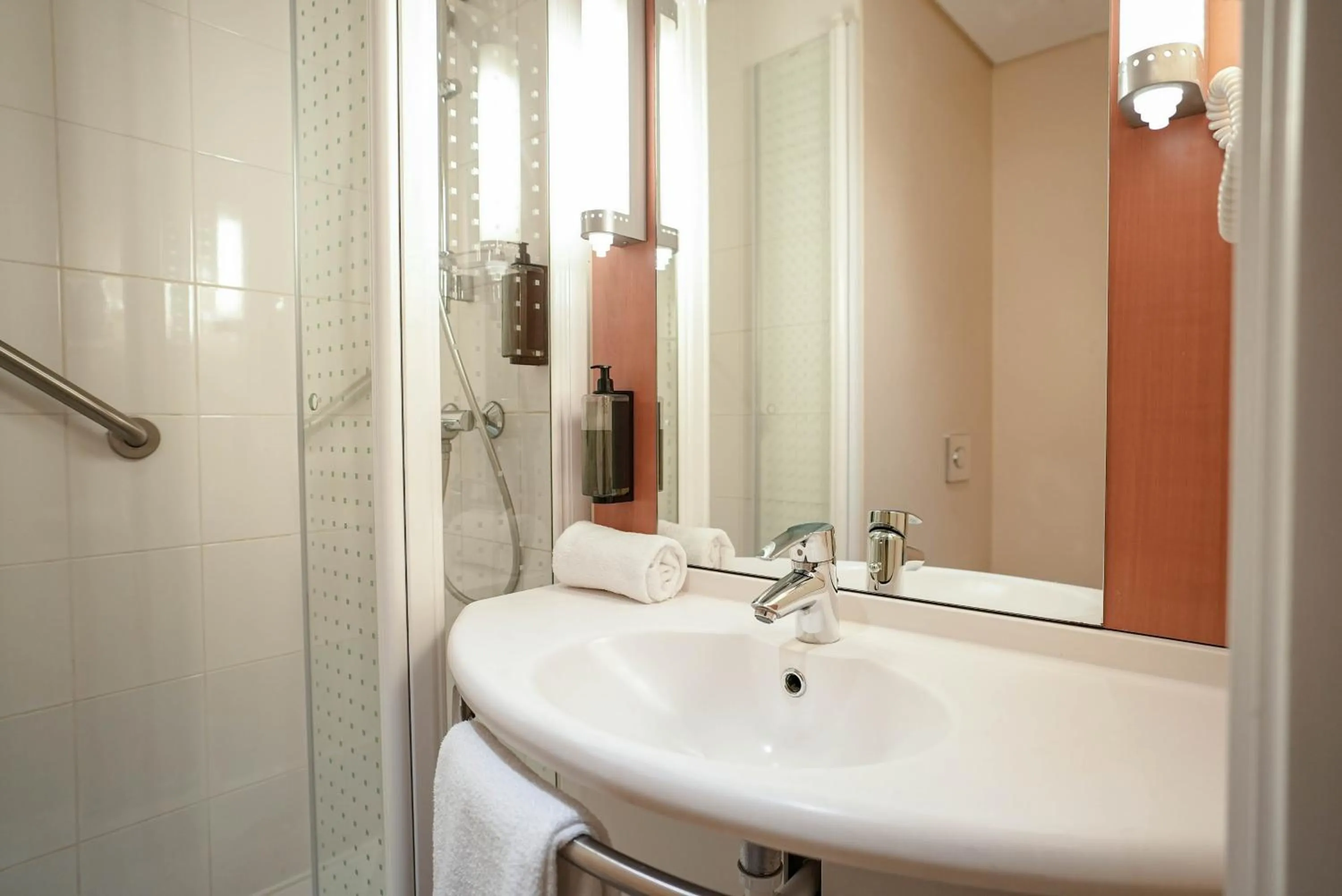 Bathroom in ibis Porto Centro São Bento