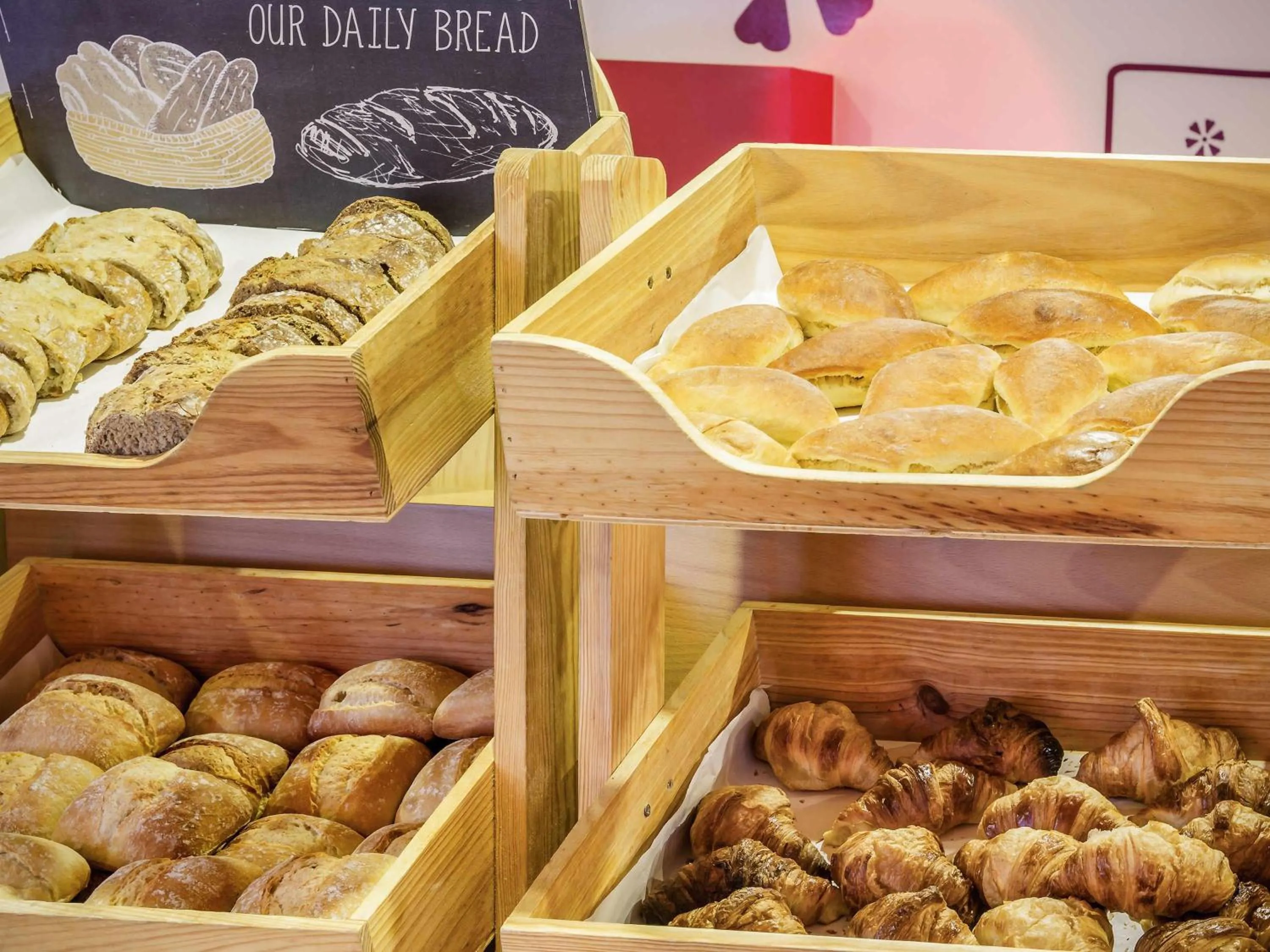 Breakfast in ibis Porto Centro São Bento