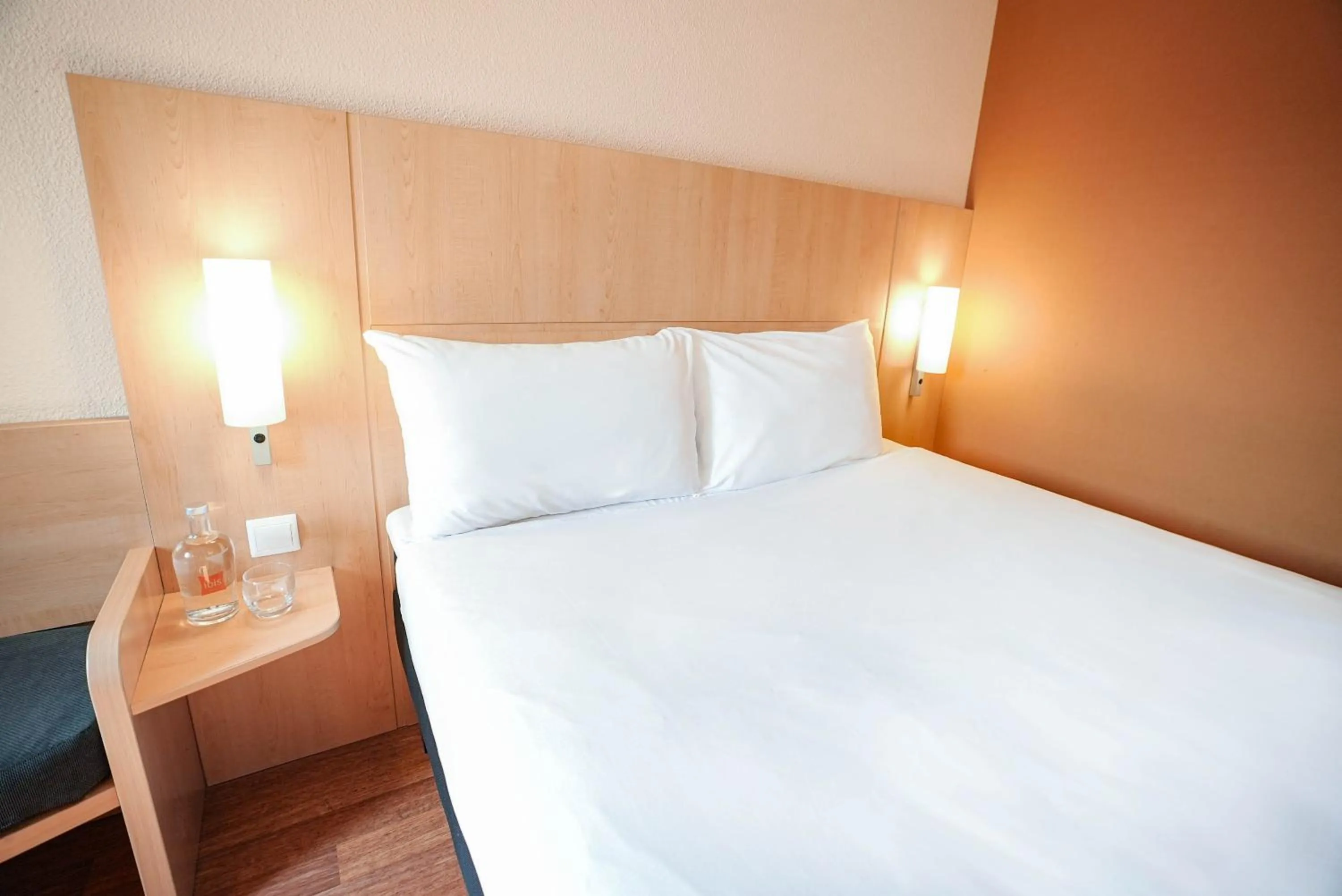 Bedroom, Bed in ibis Porto Centro São Bento