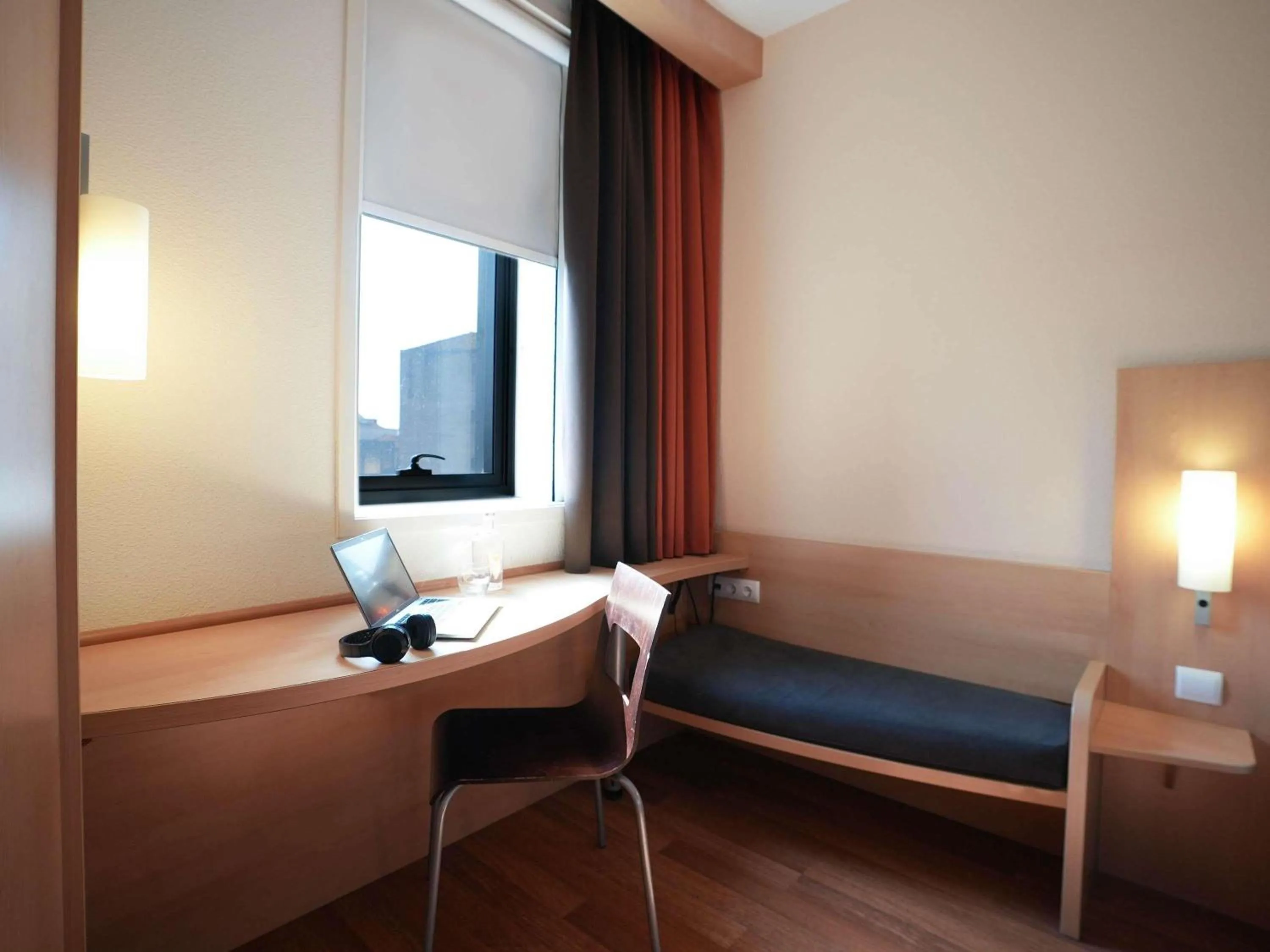 Bedroom, Bed in ibis Porto Centro São Bento