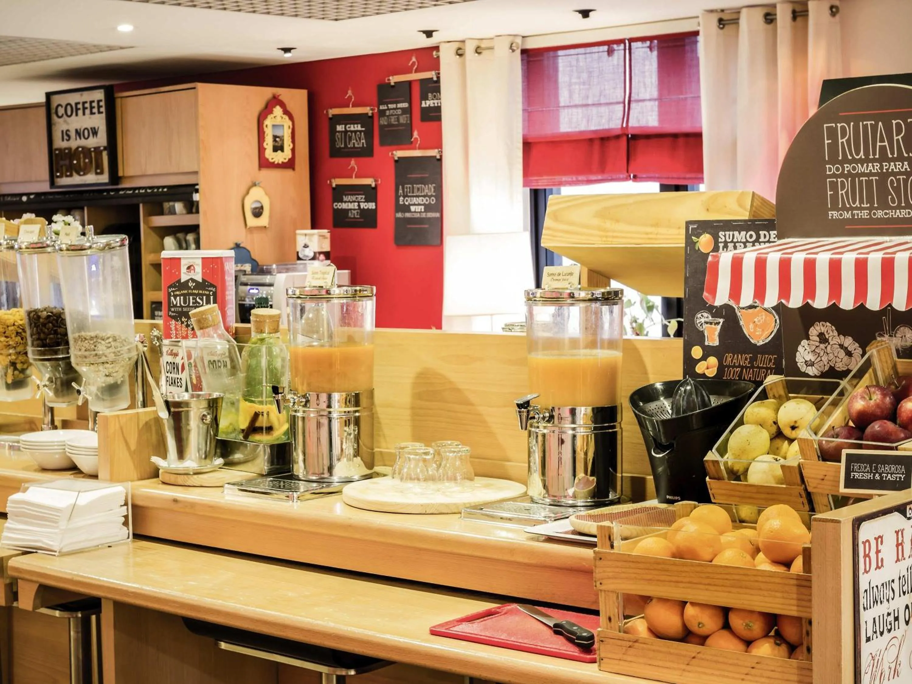 Breakfast in ibis Porto Centro São Bento