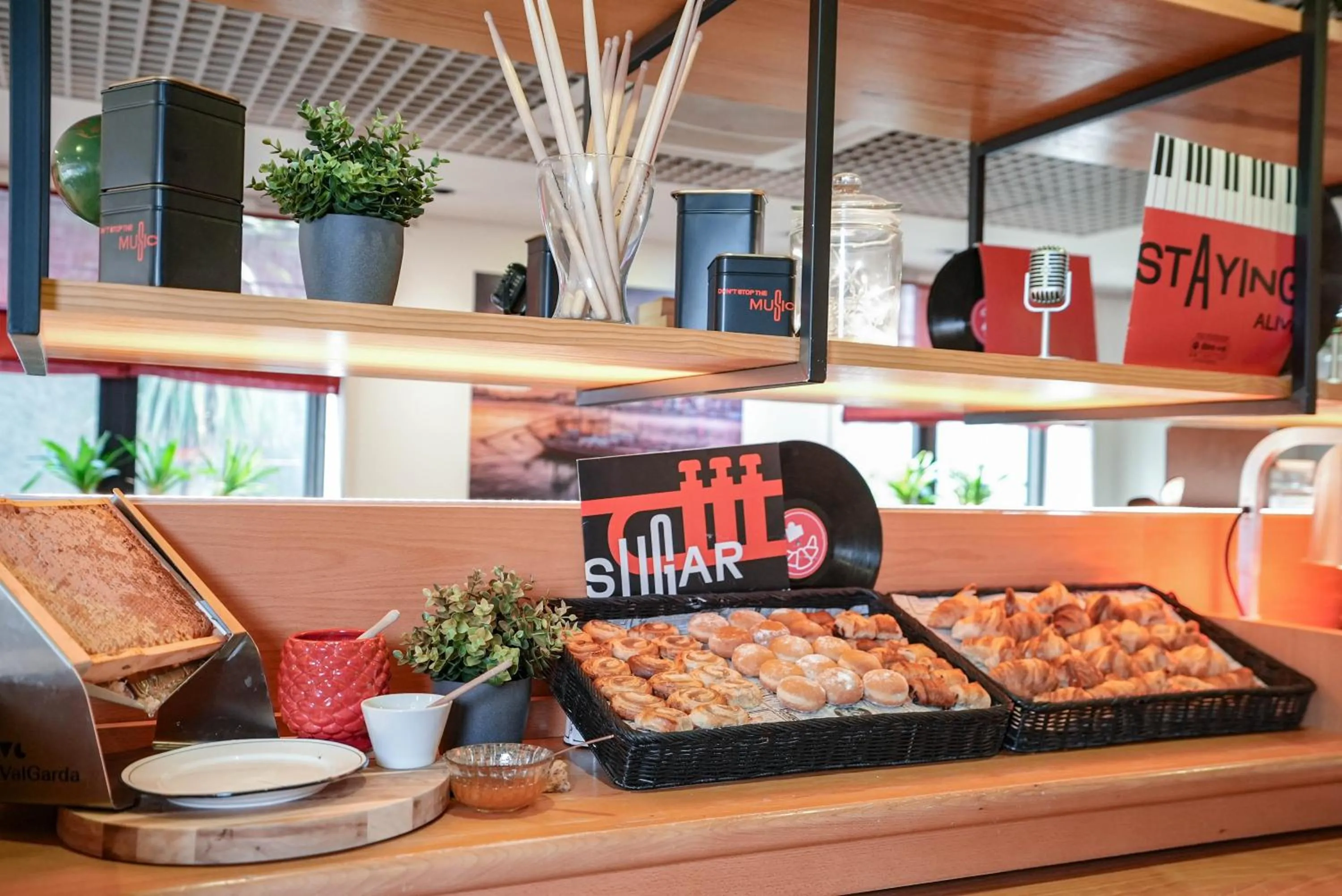 Breakfast in ibis Porto Centro São Bento