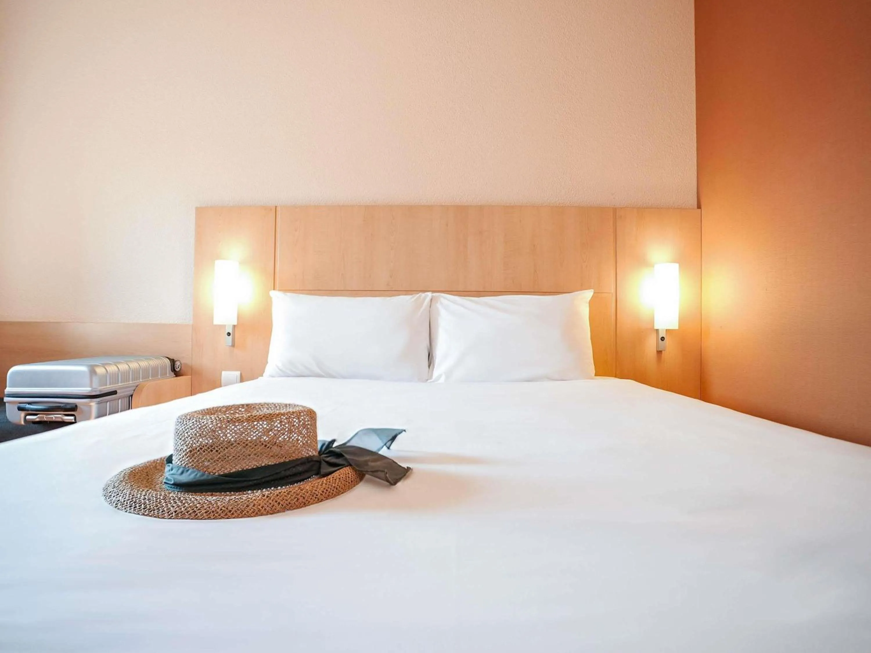 Bedroom, Bed in ibis Porto Centro São Bento