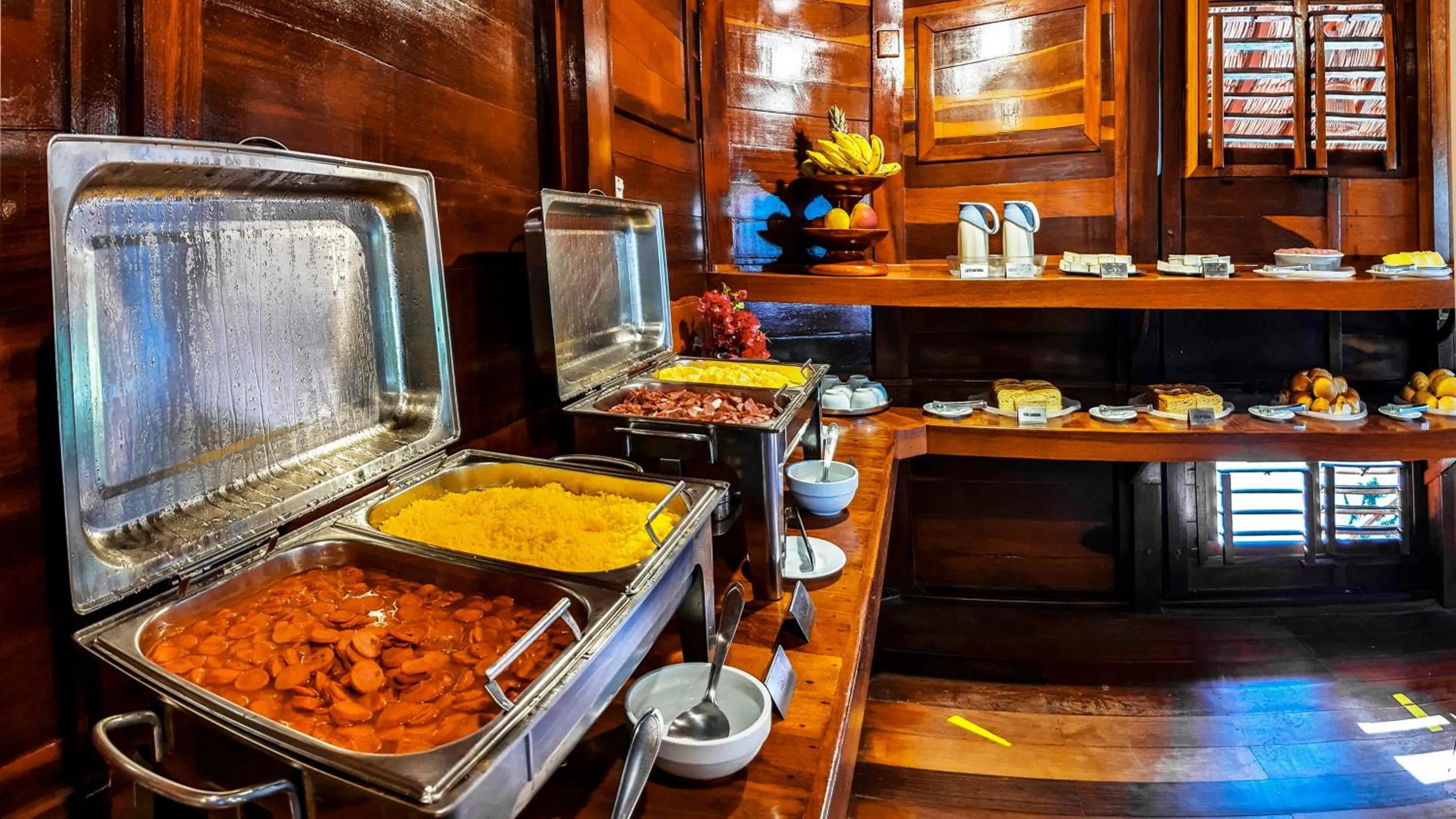 Breakfast in Mini Hotel