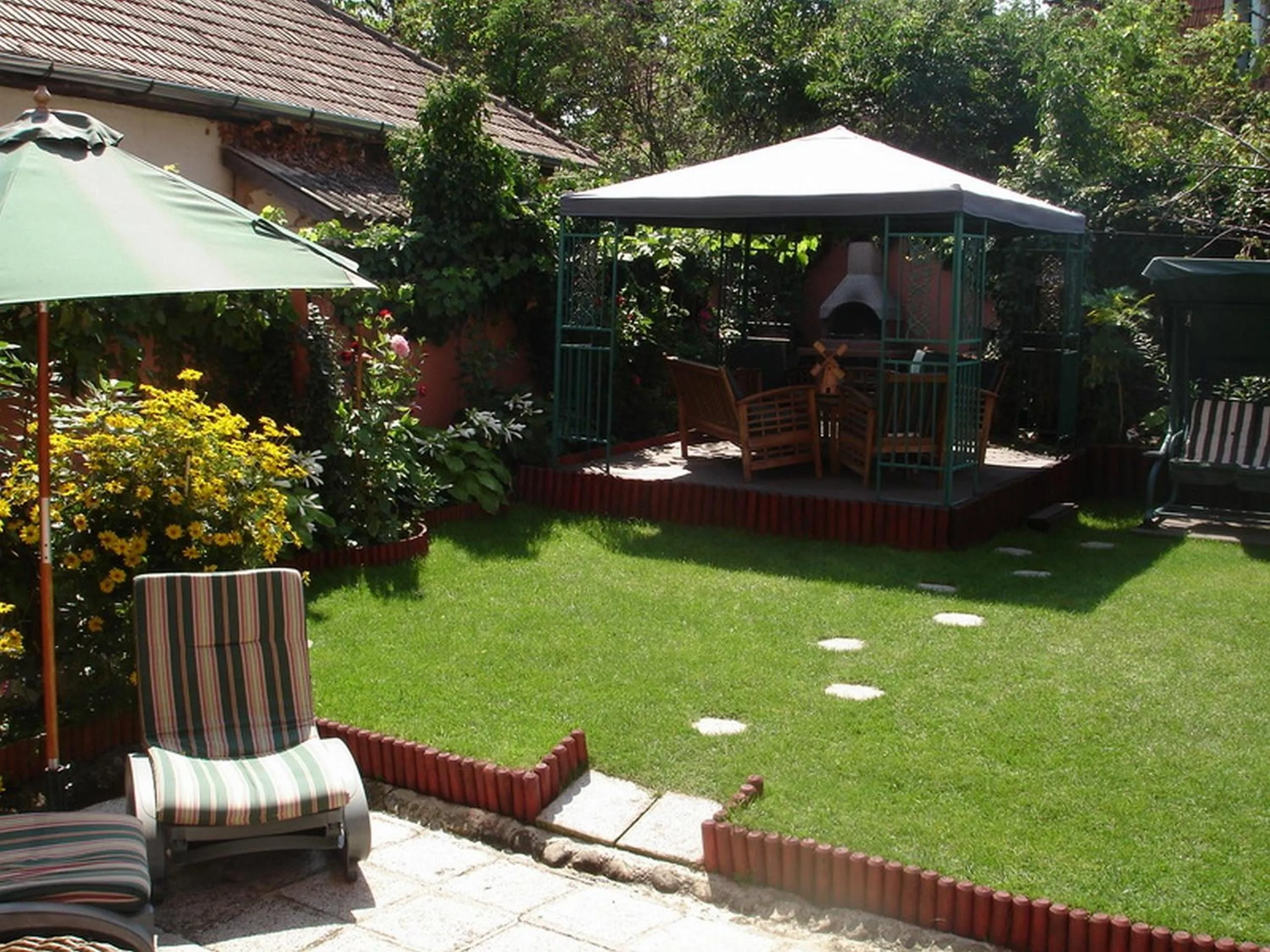 Summer in Villa-Hotel Escala