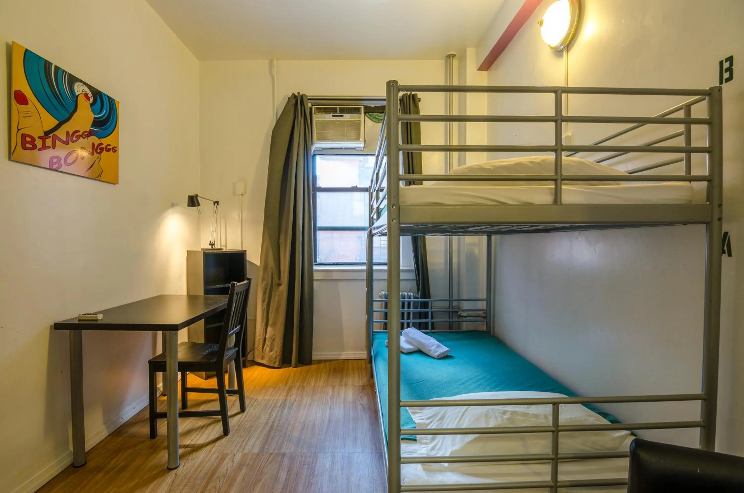 Bedroom, Bunk Bed in Jazz on the Park Youth Hostel