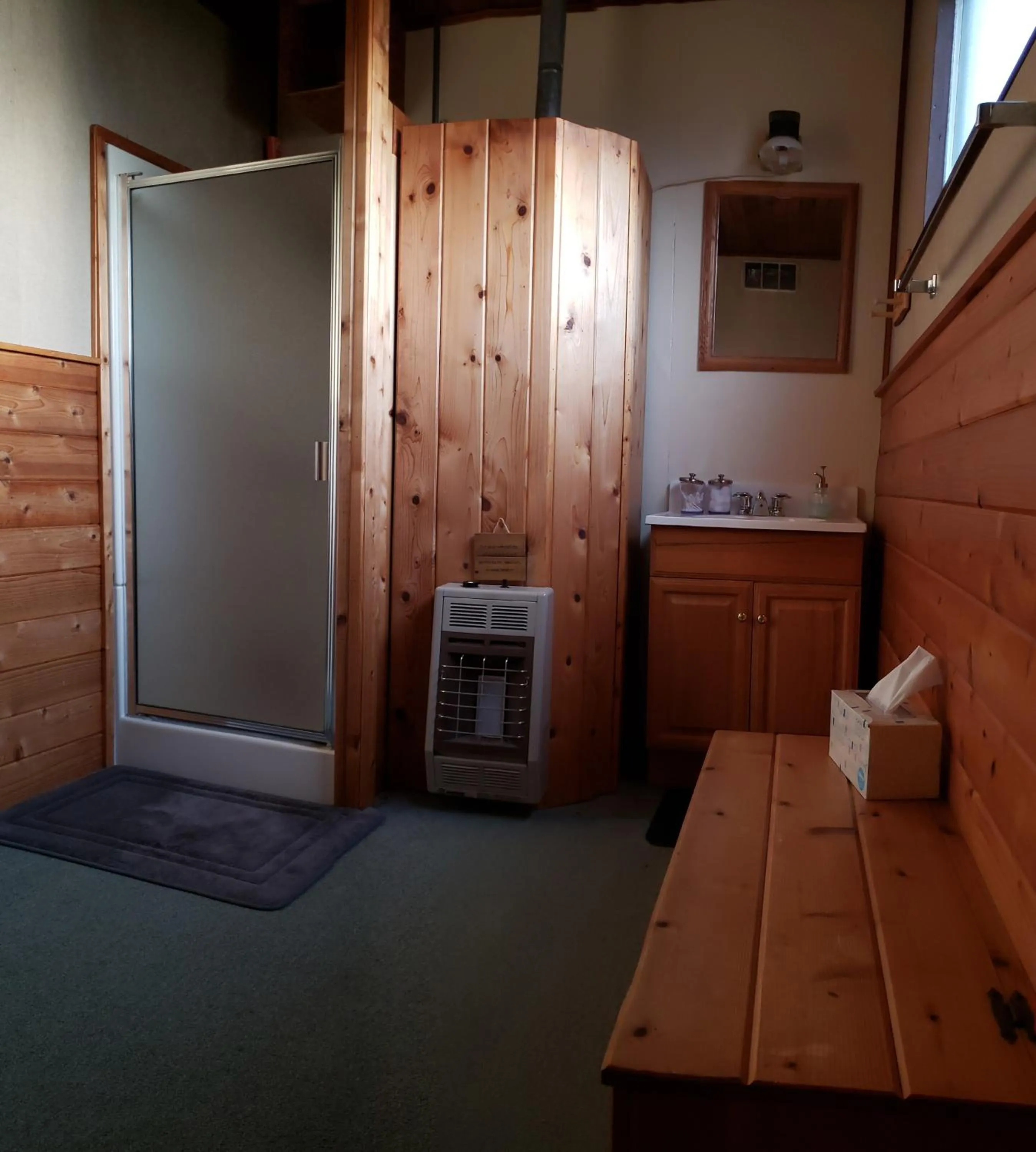 Bathroom in Caribou Lodge Alaska