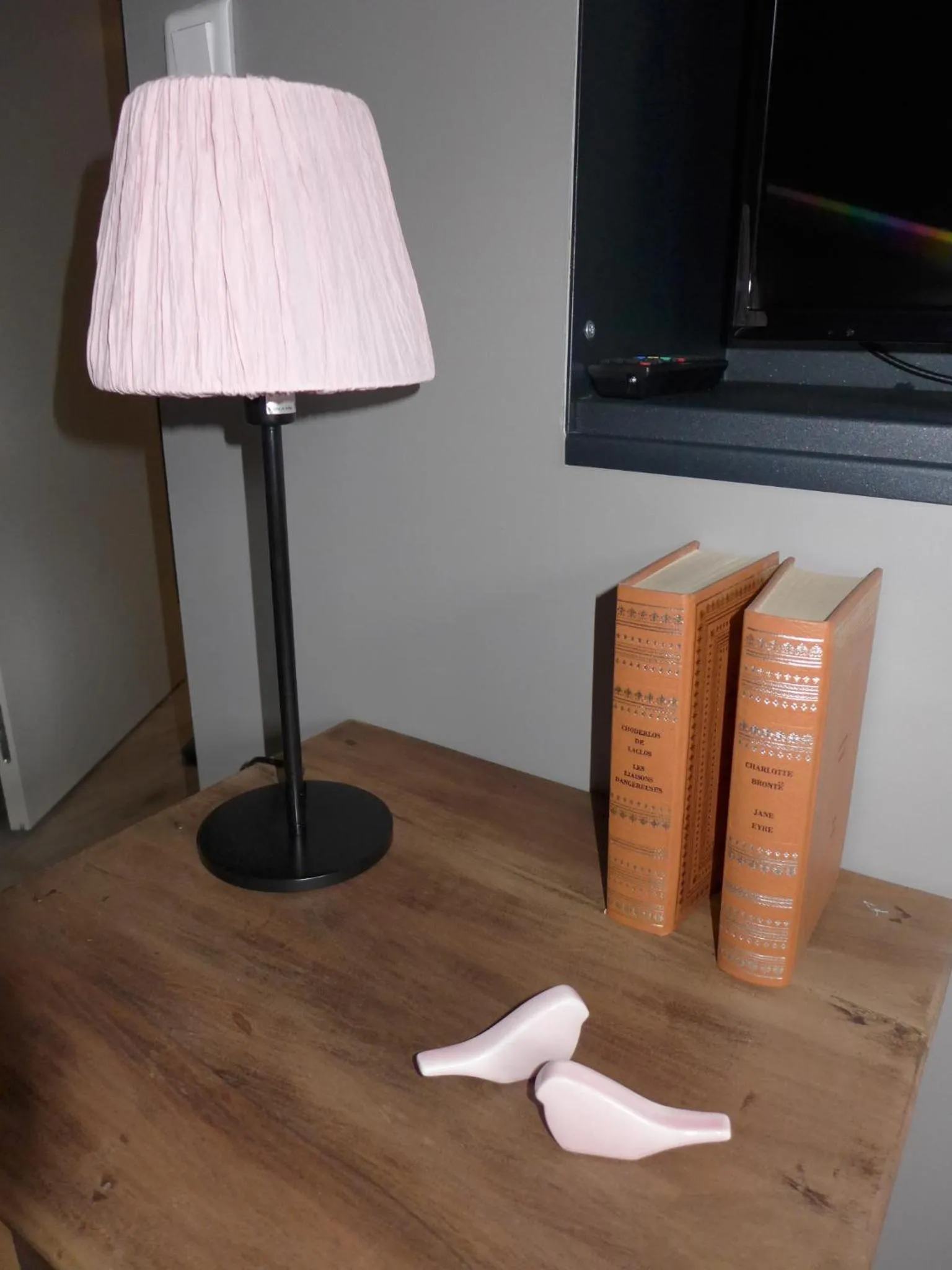 Decorative detail in Le Moulin de Saint-Julien