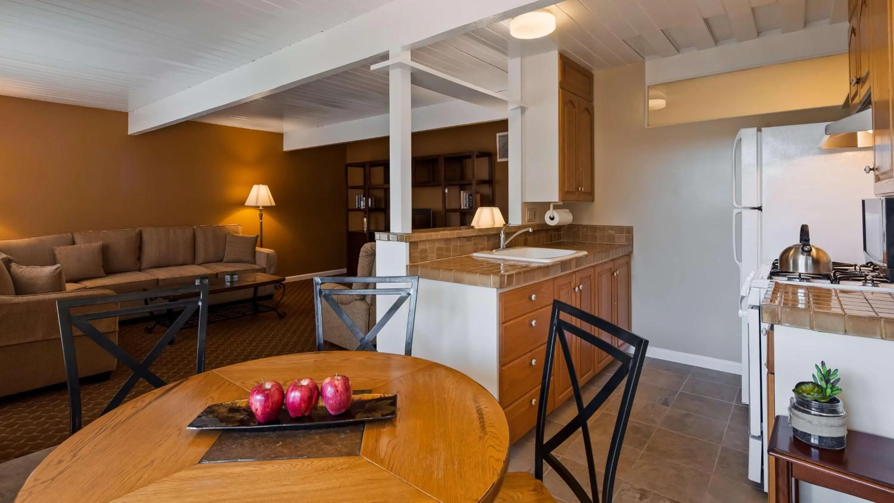 Photo of the whole room in Best Western Plus Santa Barbara