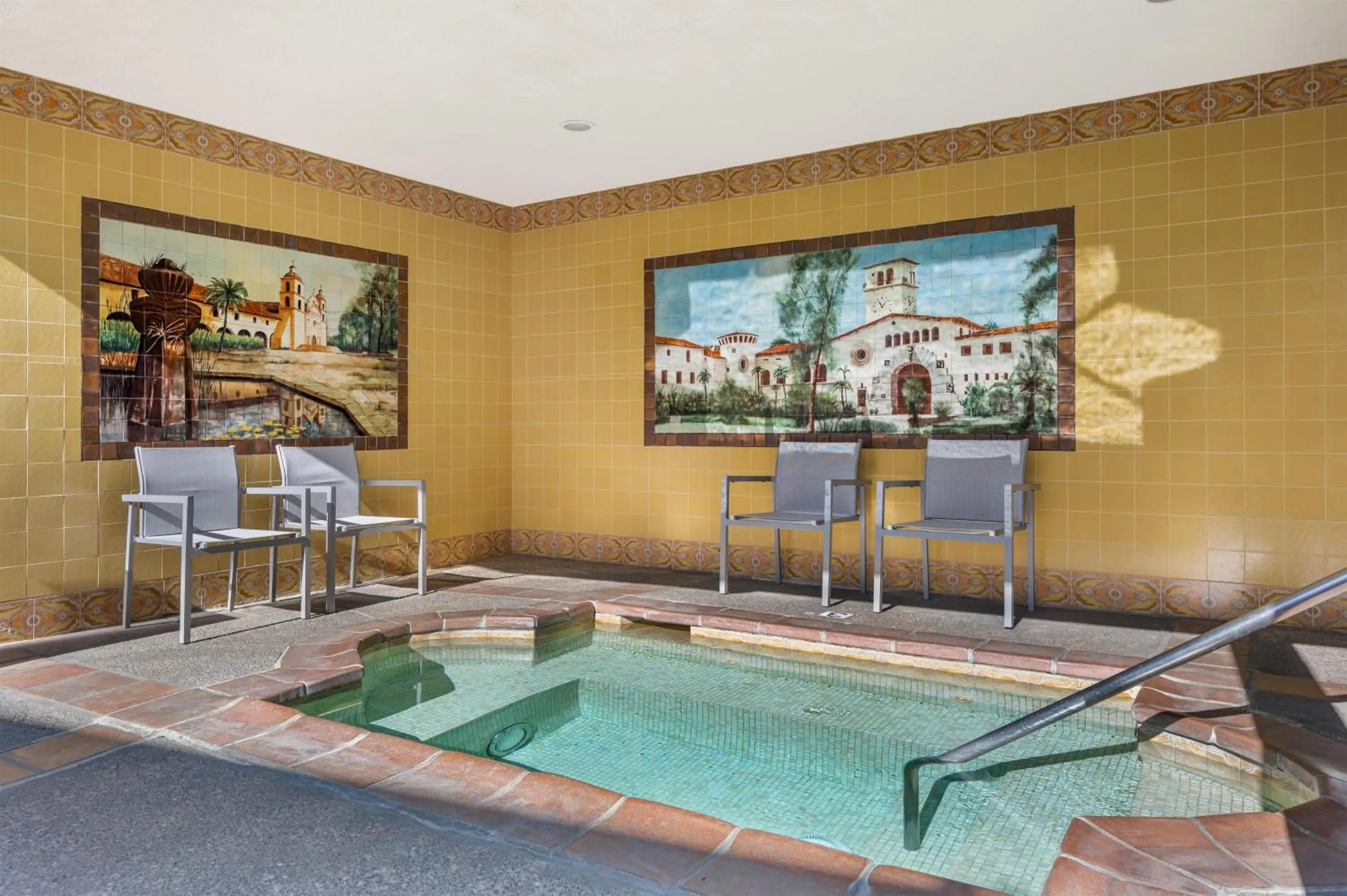 Pool view in Best Western Plus Santa Barbara