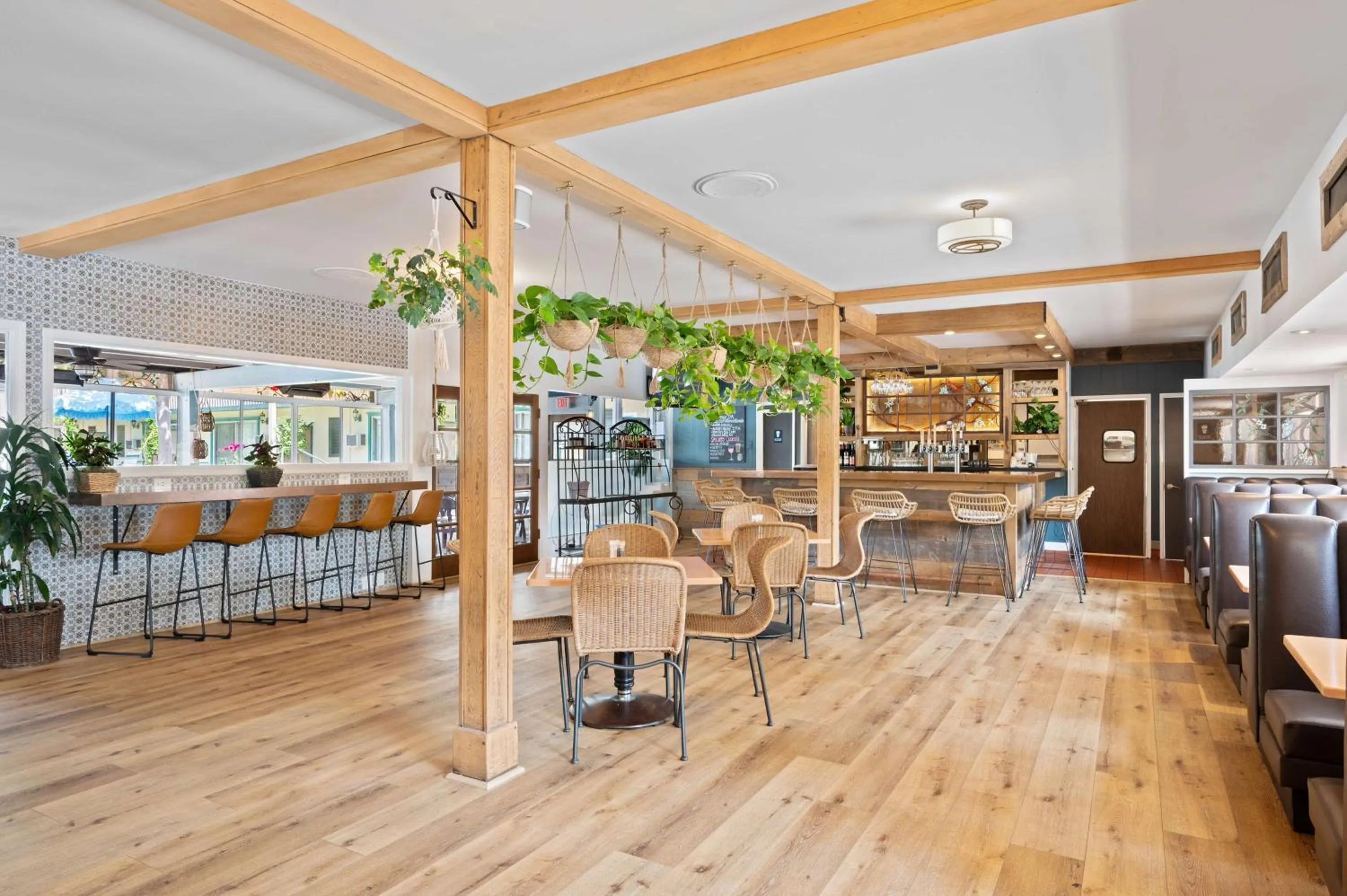 Restaurant/places to eat in Best Western Plus Santa Barbara