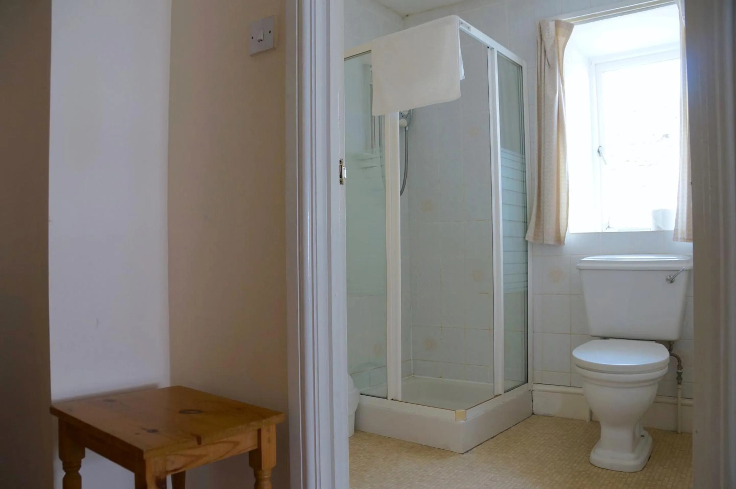 Bathroom in The Eyre Court