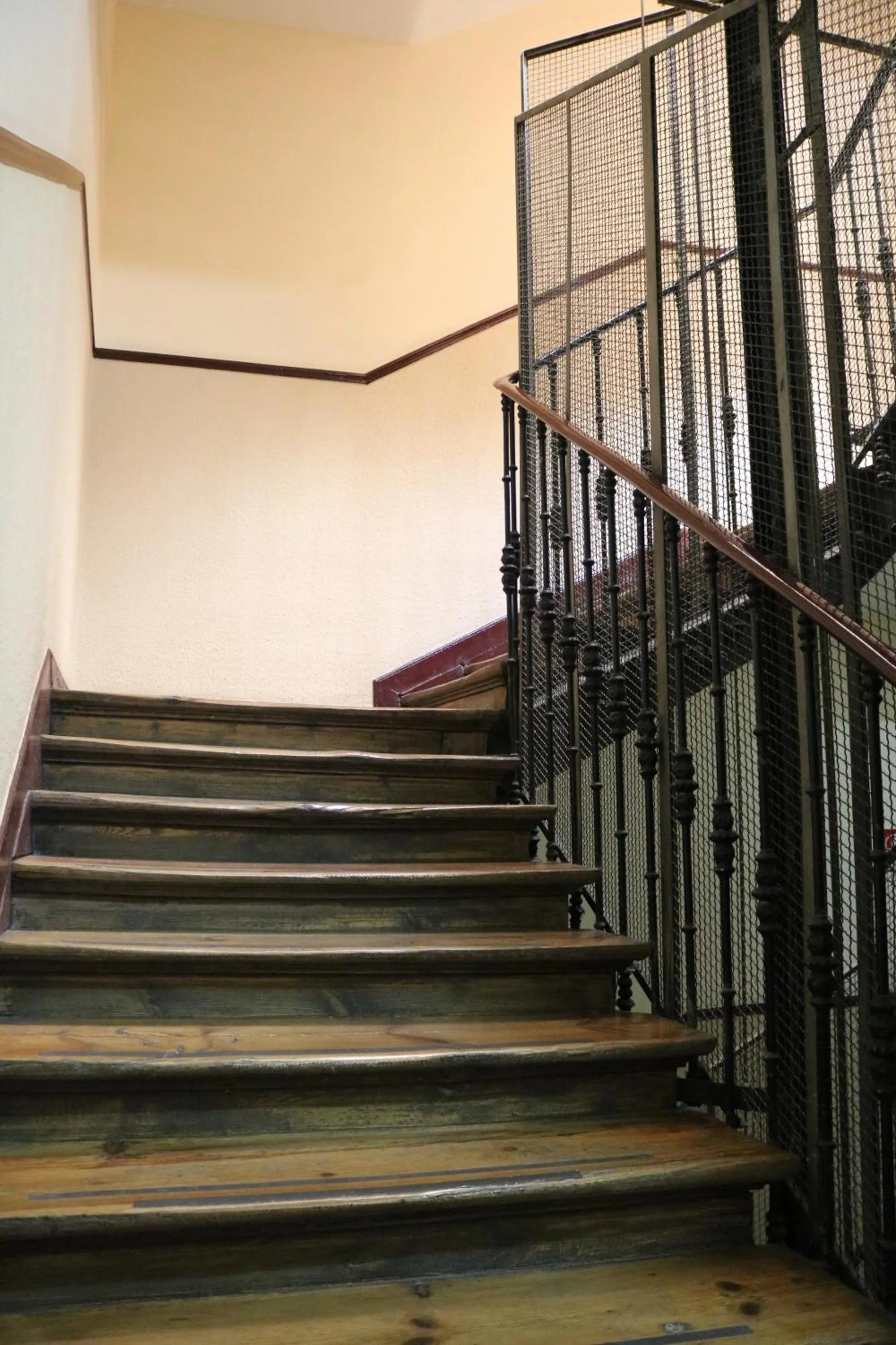 Property building in Hostal Abril Madrid