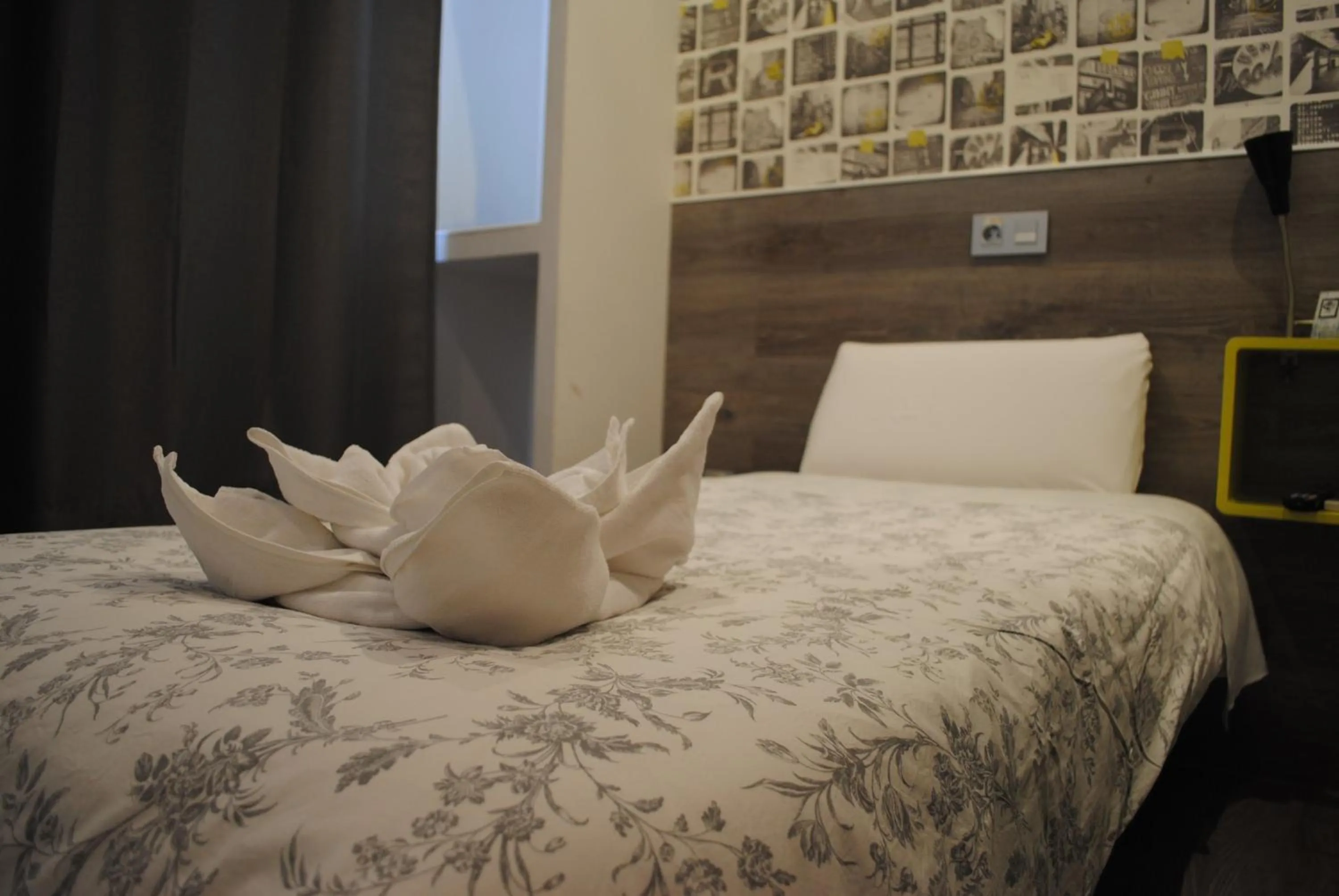 Bed in Hostal Abril Madrid